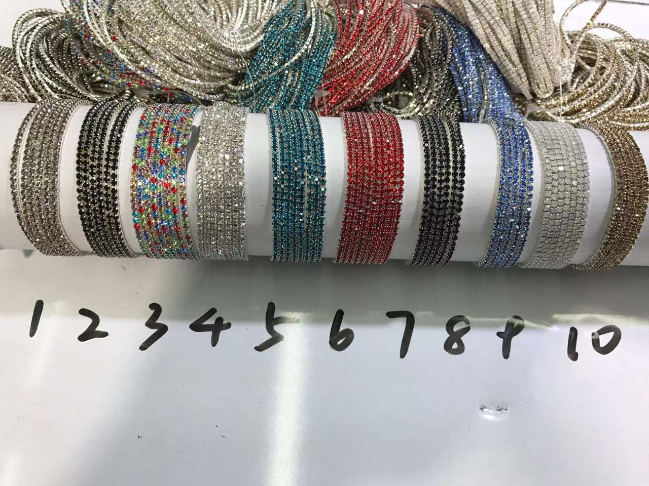 义乌金辉饰品厂，流行饰品，水钻2MM，S6手链，一排手链单排细手链，专业厂家，600多个颜色可选现货，欢迎来店咨