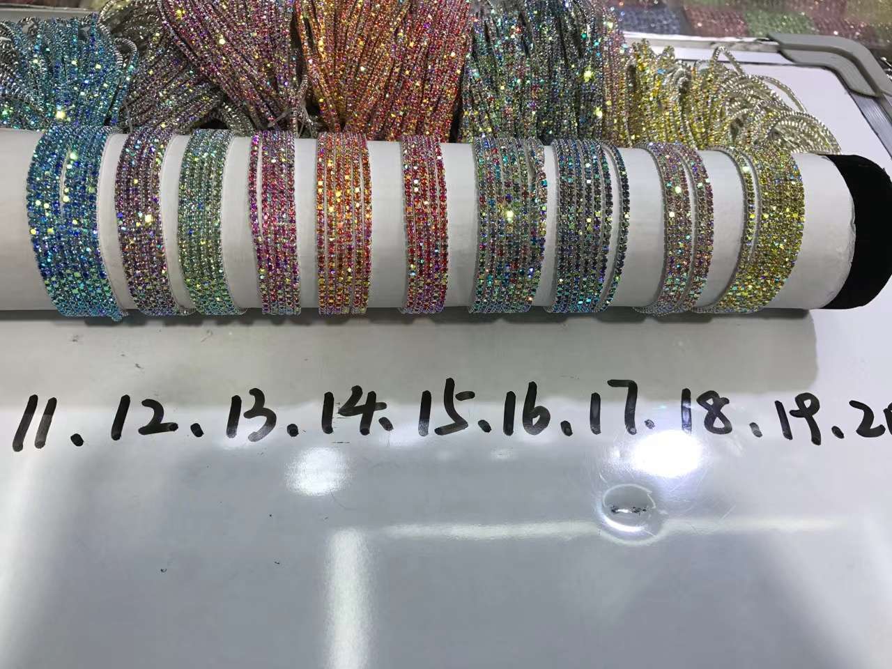 义乌金辉饰品厂，流行饰品，水钻2MM，S6手链，一排手链单排细手链，专业厂家，600多个颜色可选现货，欢迎