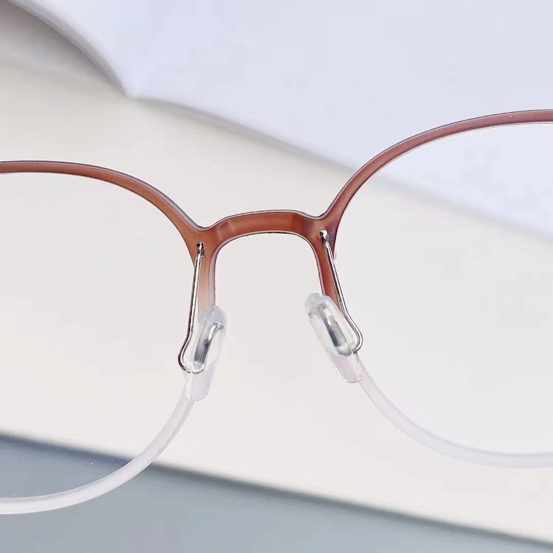 Anti-blue light round-framed retro glasses for both men and women are in large stock. Made of TR90 material, ultra-clear detail image 9