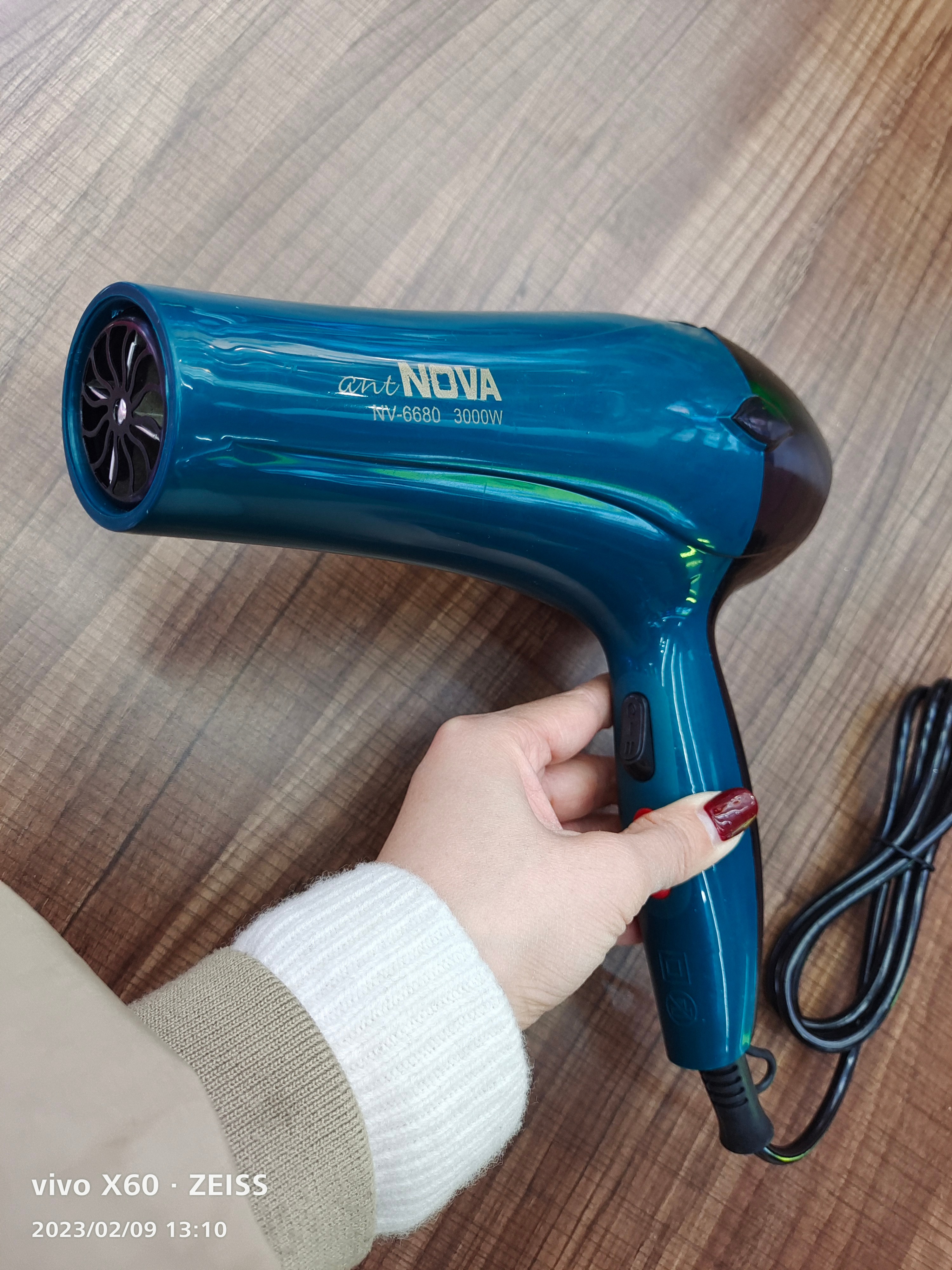 电吹风实物图