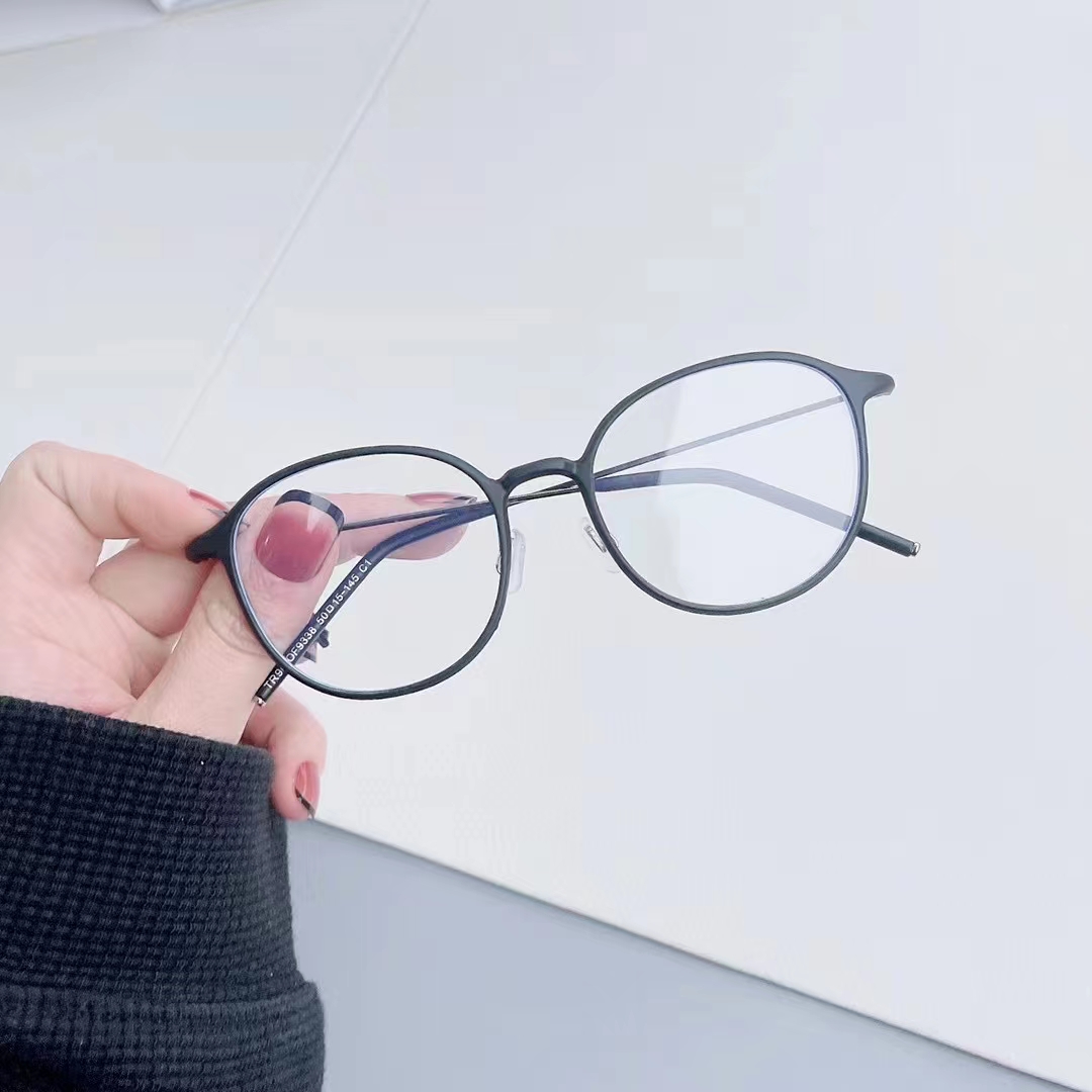 Anti-blue light round-framed retro glasses for both men and women are in large stock. Made of TR90 material, ultra-clear detail image 18