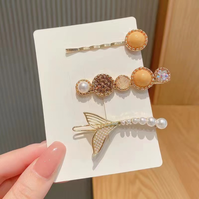 Korean ins pearl hair clips, a popular hollowed-out versatile metal edge clip, bangs clip headwear, and a simple one-line clip details Picture
