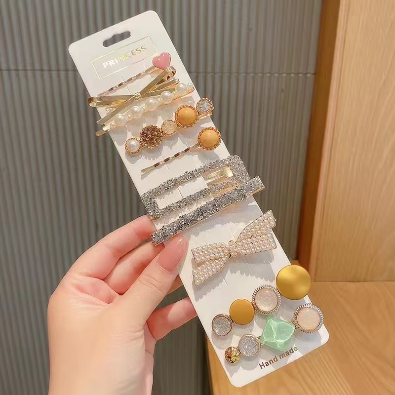 The new 2023 trendy water diamond hair clip, side one-line clip, Korean girl bangs hair clip, hair clip headwear Item Picture