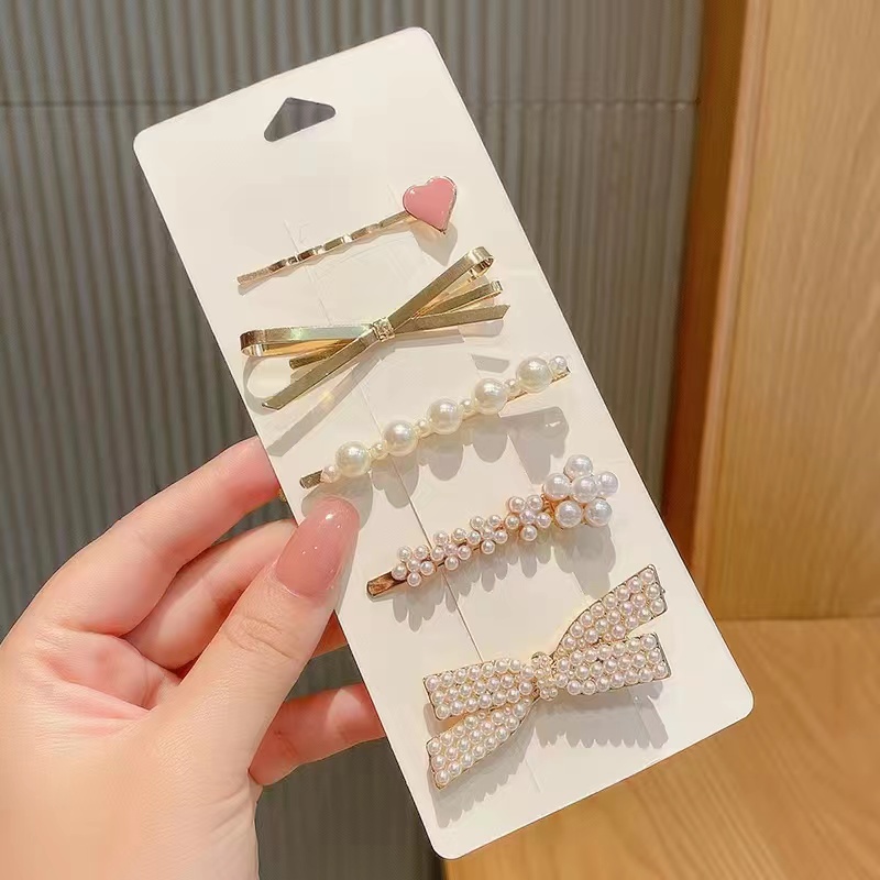 The 2023 new water diamond hair clip, side one-piece clip, Korean girl bangs hair clip Application Scenario