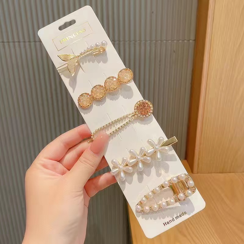 The 2023 new water diamond hair clip, side one-piece clip, Korean girl bangs hair clip details Picture