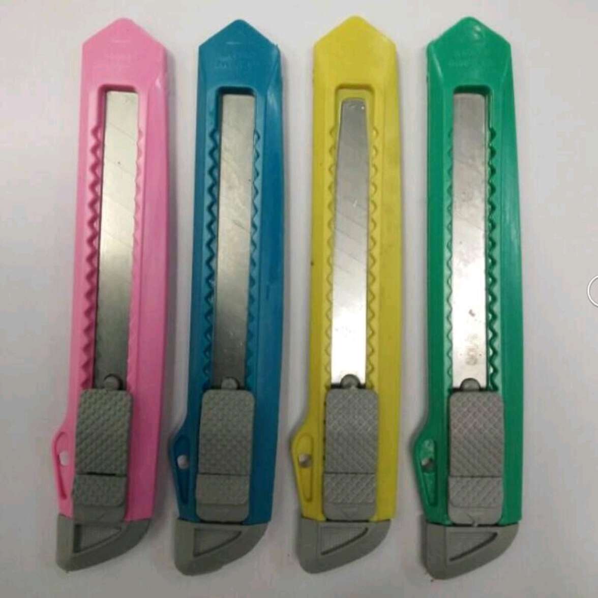 803 美工刀手工刀彩色金属裁纸刀 壁纸刀   美工刀 手工刀小刀木工刀 裁纸刀  学生 美工刀刀片 详情图5
