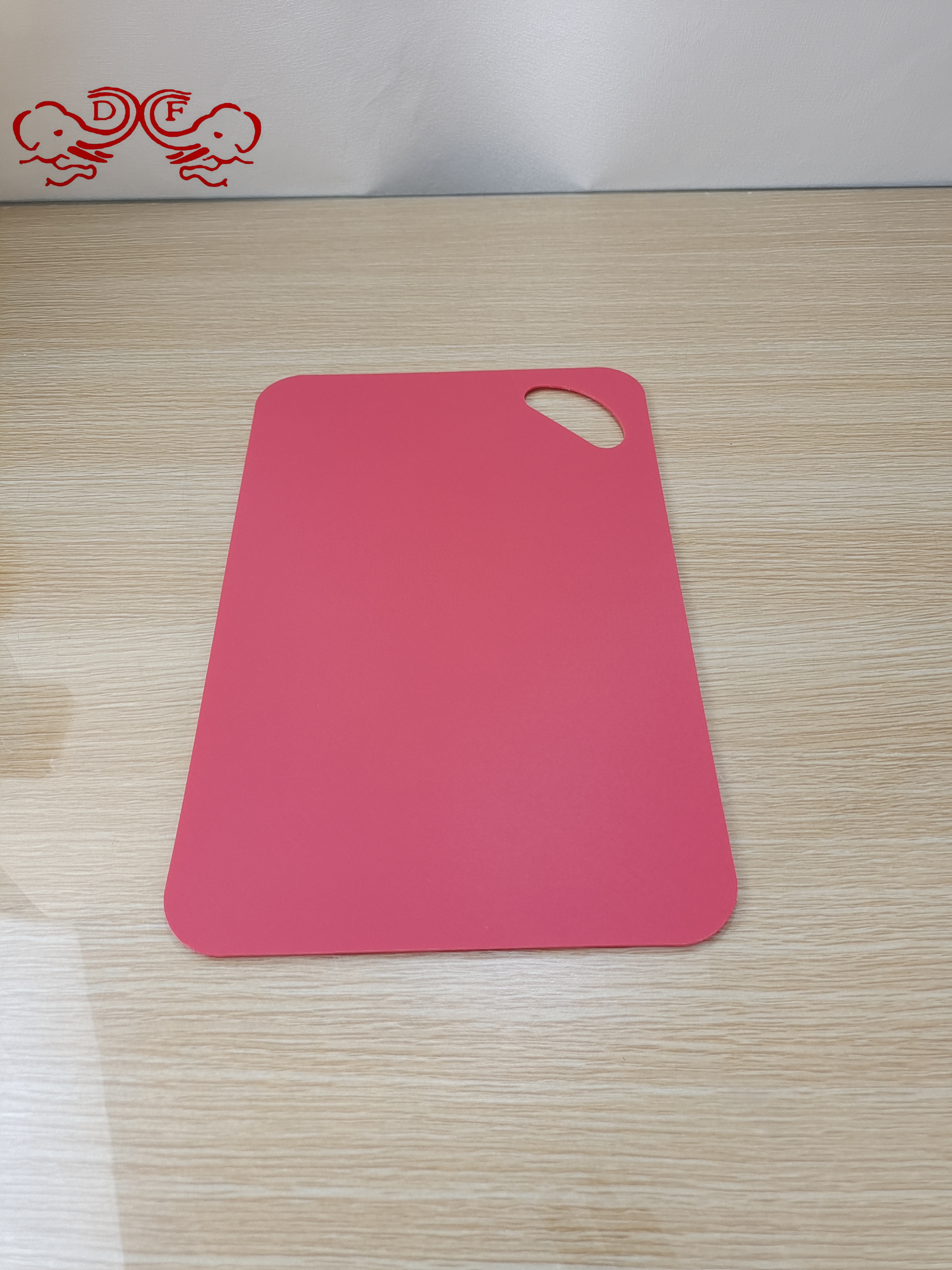 DF68709 Anti-slip cutting board, kitchen cutting board, plastic PP cutting board, anti-slip chopping board, plastic board, kitchen, kitchen cutting board set, household cutting board, DF Trading House Application Scenario
