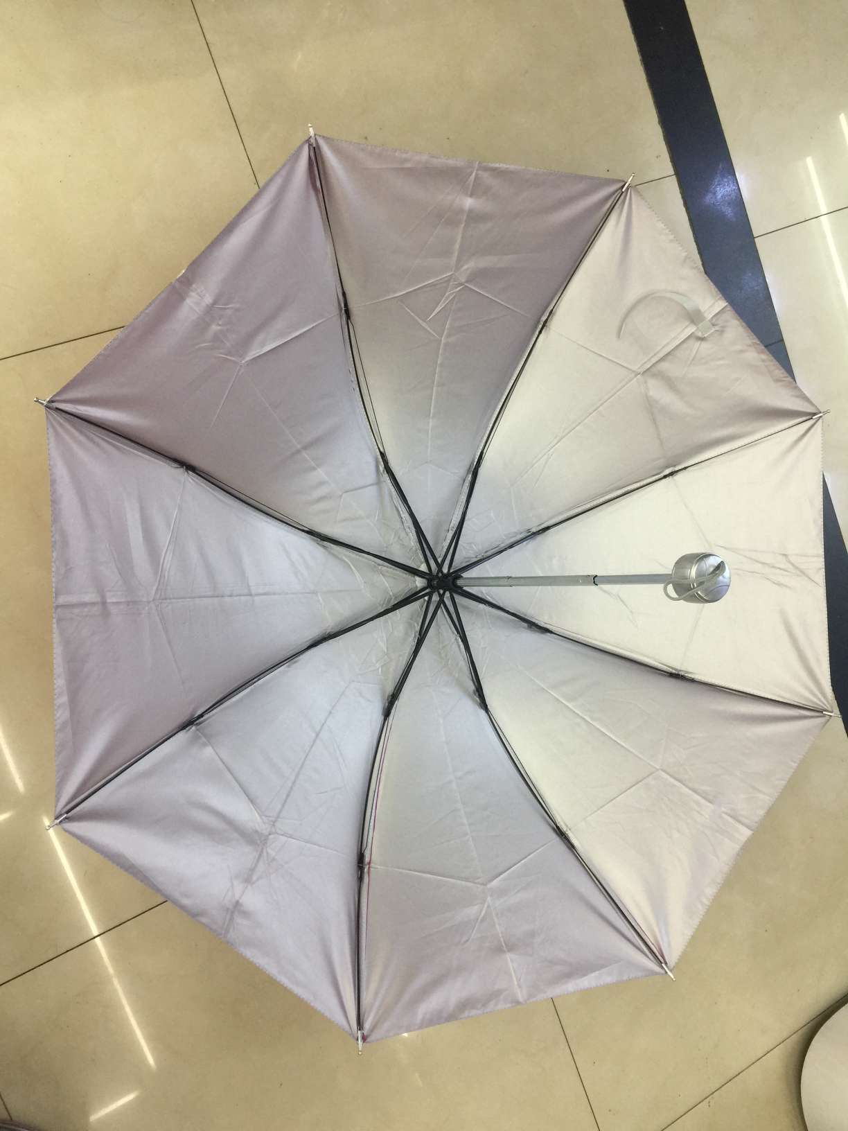 7k silver plastic umbrellas are available in large quantities at a 30% discount details Picture