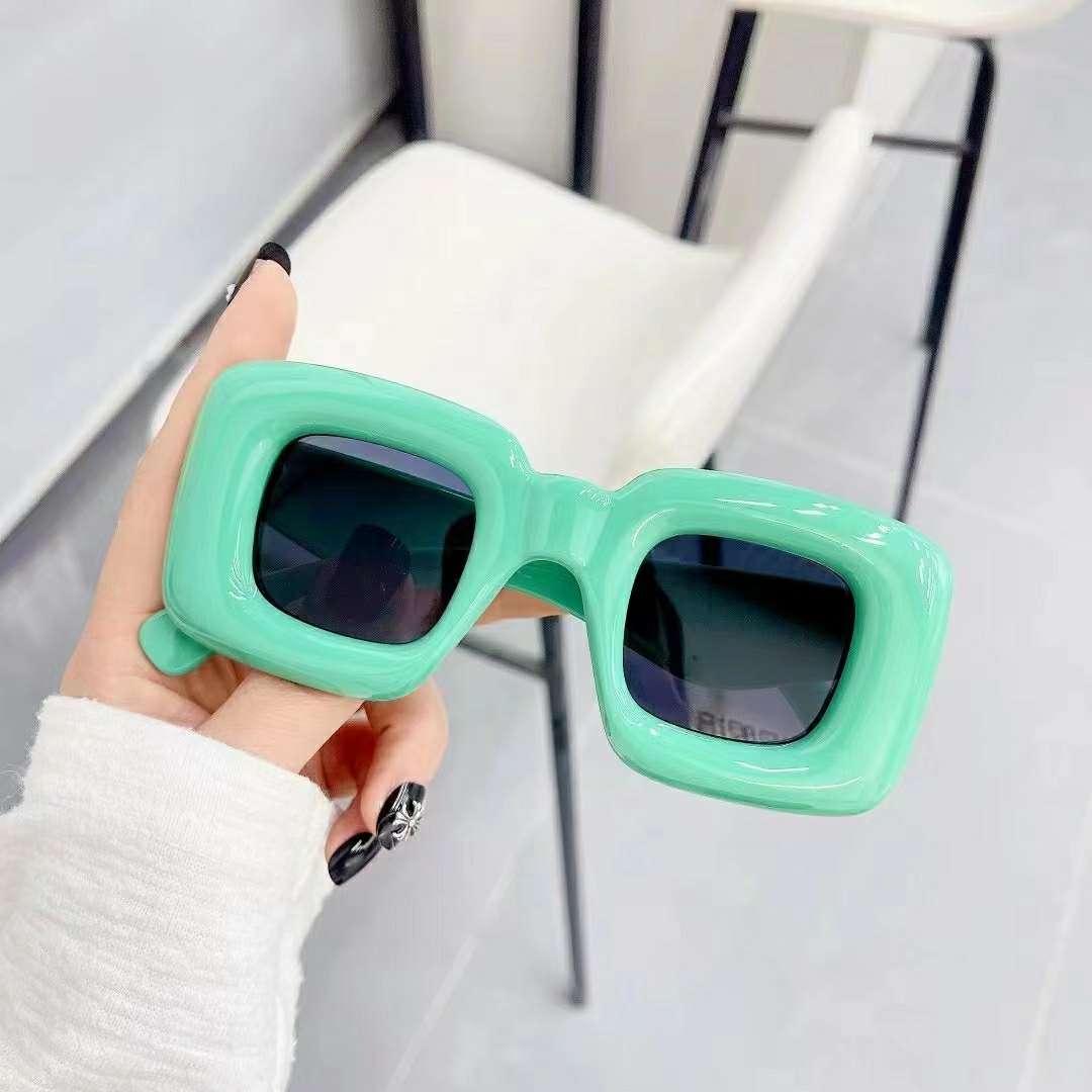 The latest bestseller, an Instagram influencer, retro and quirky, travel street style sunglasses pic 12