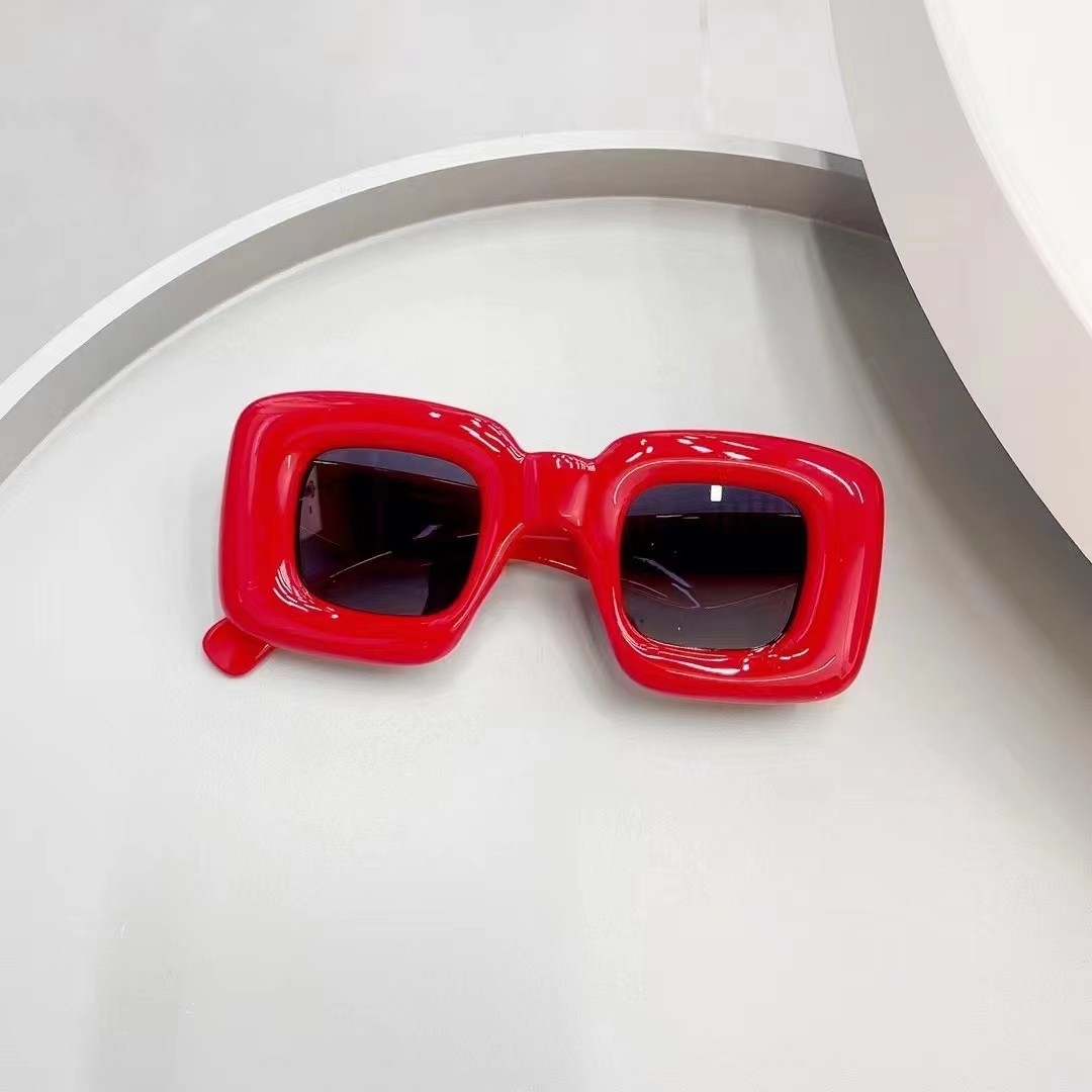 The latest bestseller, an Instagram influencer, retro and quirky, travel street style sunglasses pic 6