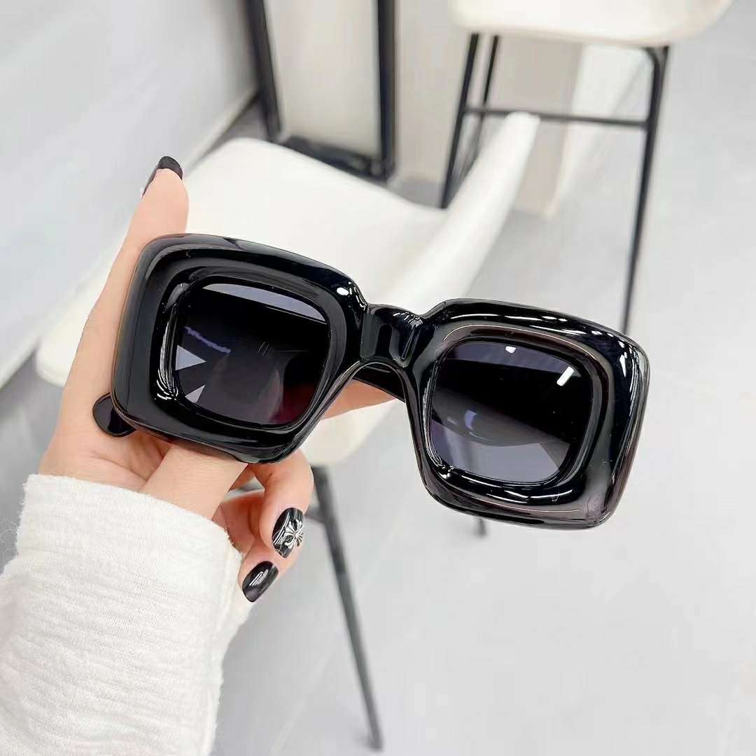 The latest bestseller, an Instagram influencer, retro and quirky, travel street style sunglasses pic 13