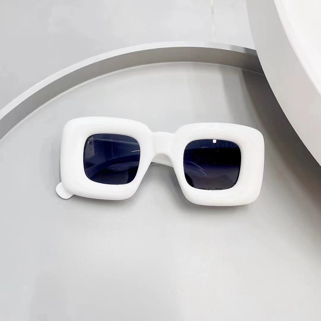 The latest bestseller, an Instagram influencer, retro and quirky, travel street style sunglasses pic 5