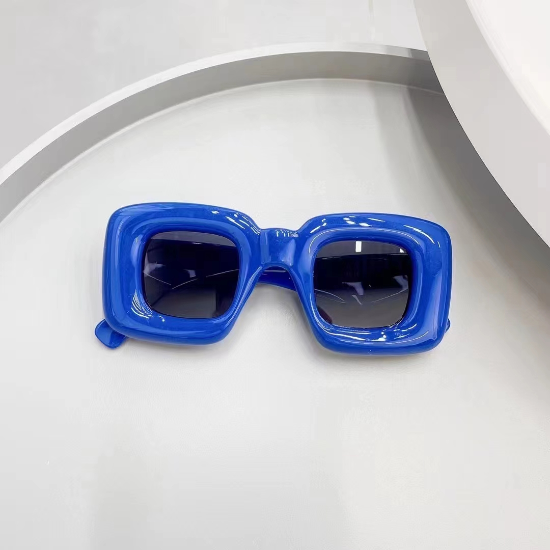 The latest bestseller, an Instagram influencer, retro and quirky, travel street style sunglasses pic 7