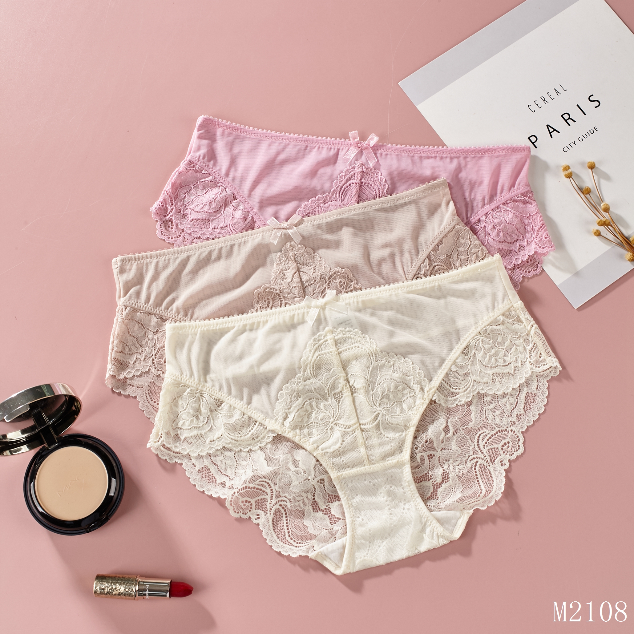 The Mystery of the Magic Box Lace mesh underpants are comfortable, lightweight and breathable for girls. They are made of cotton with a tight base and fit the buttocks. They are mid-waisted triangle pants Item Picture