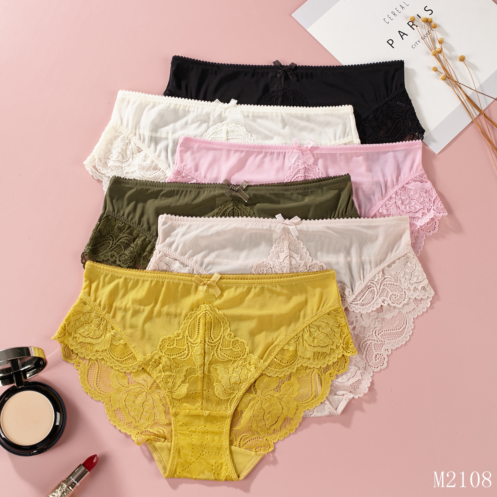 The Mystery of the Magic Box Lace mesh underpants are comfortable, lightweight and breathable for girls. They are made of cotton with a tight base and fit the buttocks. They are mid-waisted triangle pants