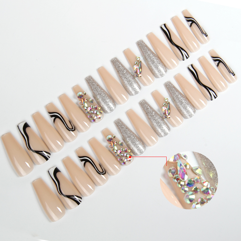30 pieces of wearable nails, ins nail art products, fake nail patches, black and white striped wholesale, ballet nails with diamonds, long ballet nails Application Scenario