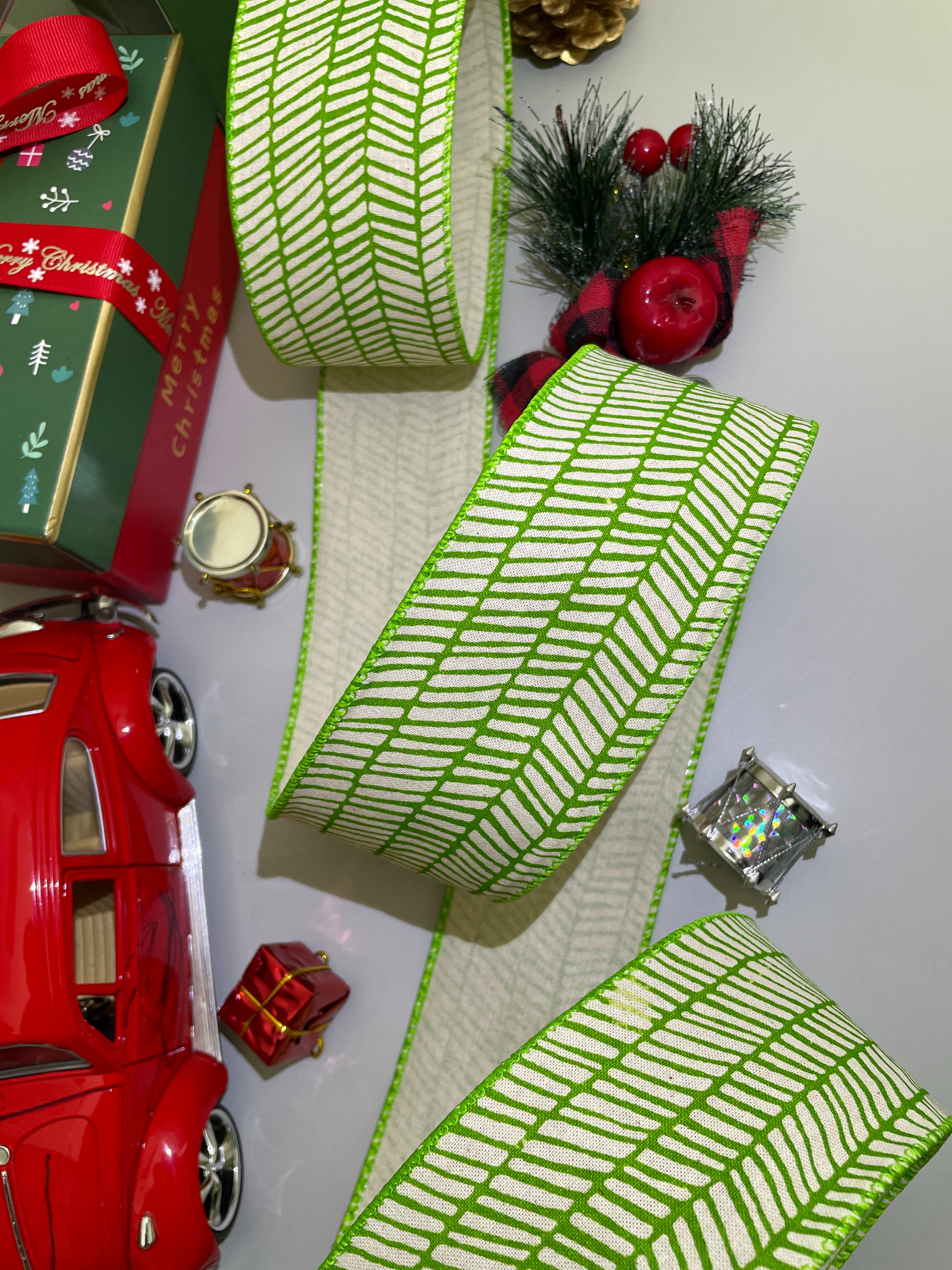 Item No. : 2320 Christmas Gift Packaging Decoration DIY Pure Cotton Printed Fruit Green herringbone Christmas Wire Band 6.3cm Application Scenario