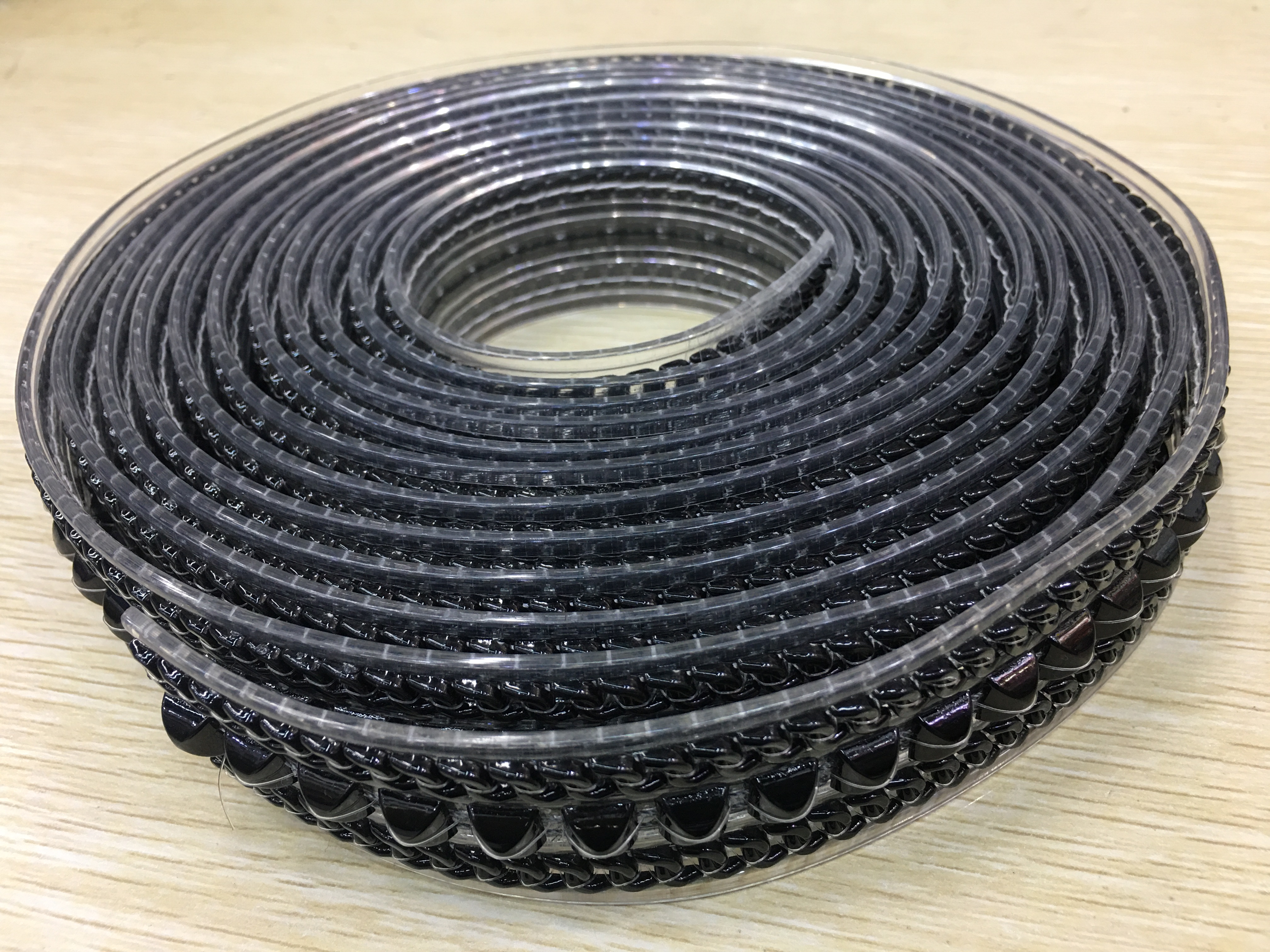 供应女士凉拖鞋面，PVC抽条,凉鞋胶条,扁条，PVC沿条