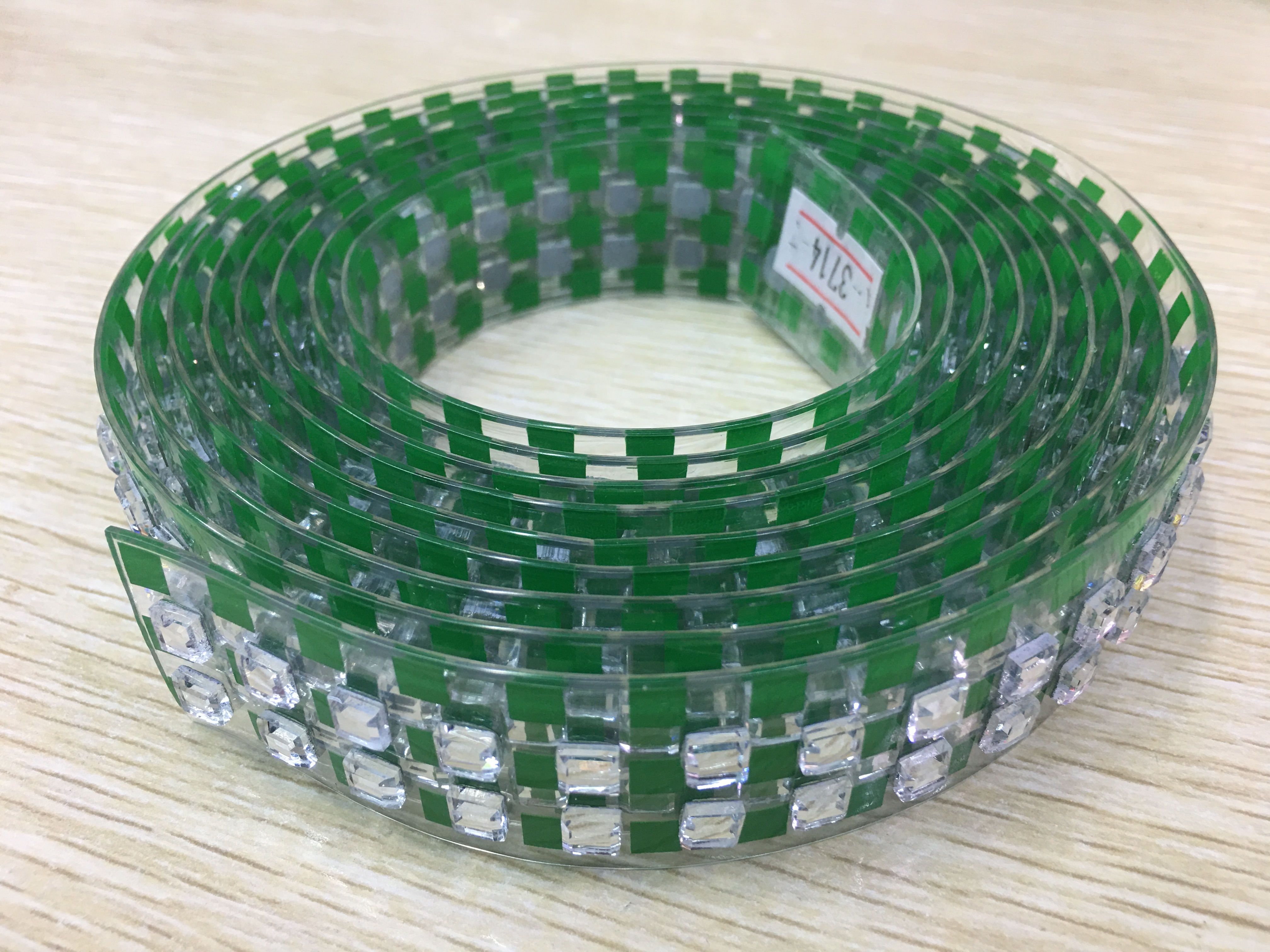 供应女士烫钻凉拖鞋面，PVC抽条,凉鞋胶条,扁条