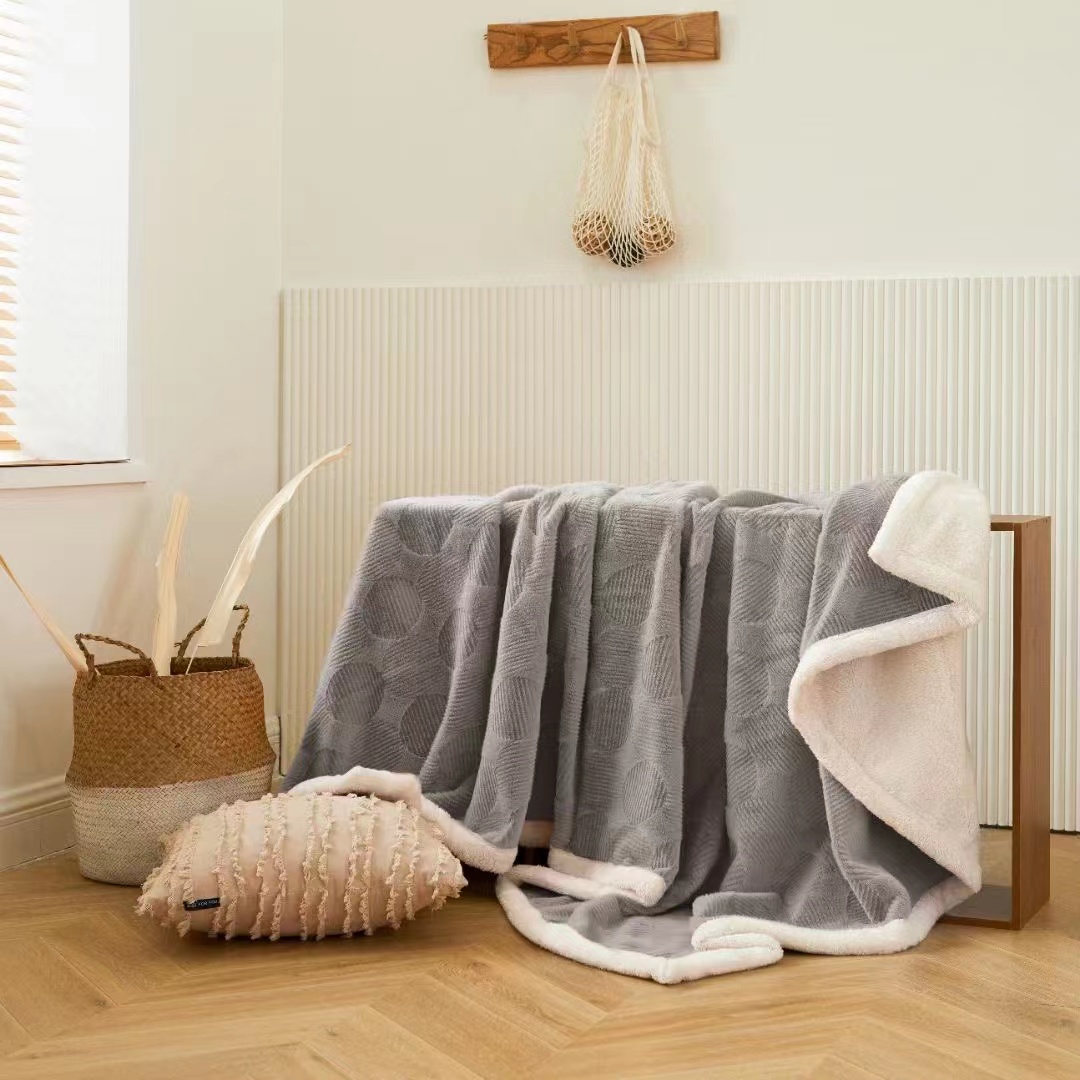 Modern, simple and light luxury jade fox velvet blanket, winter blanket, shawl, sofa blanket, cover blanket, office nap and midday rest air-conditioned blanket Application Scenario