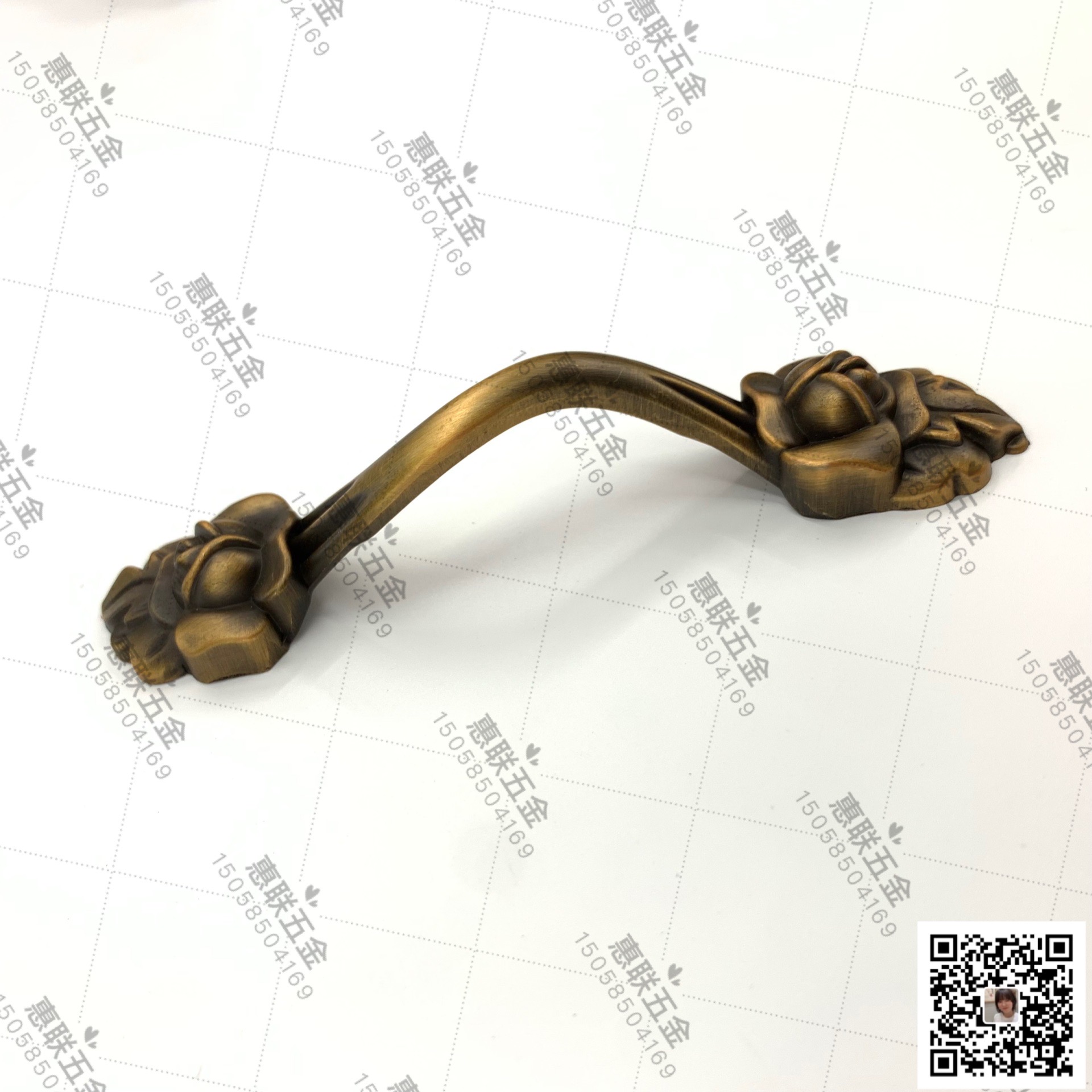 Shuzan brand retro and aged pebble handle with ice crack, European-style cabinet door handle, door handle, door hardware accessories, specially designed for cabinets Application Scenario
