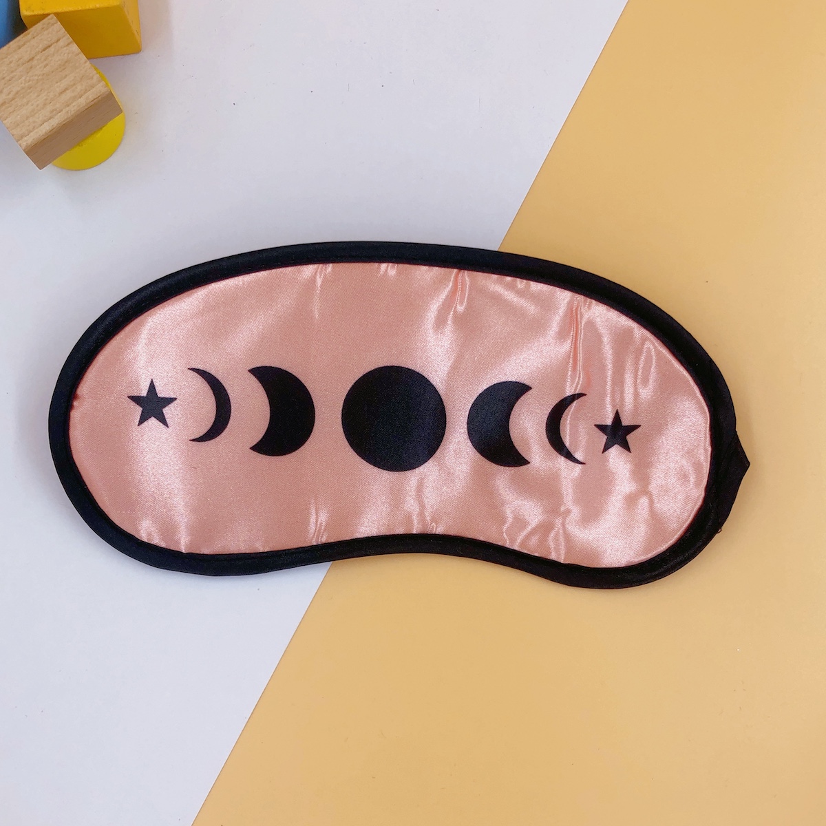 In-stock eye masks, printed moon-shaped polyester eye masks, student sleep eye masks, breathable and light-blocking, embroidered eye masks, plush eye masks, soft and comfortable, unisplendable, eye masks for both men and women, customizable, factory customization, sample making, order production are all available
