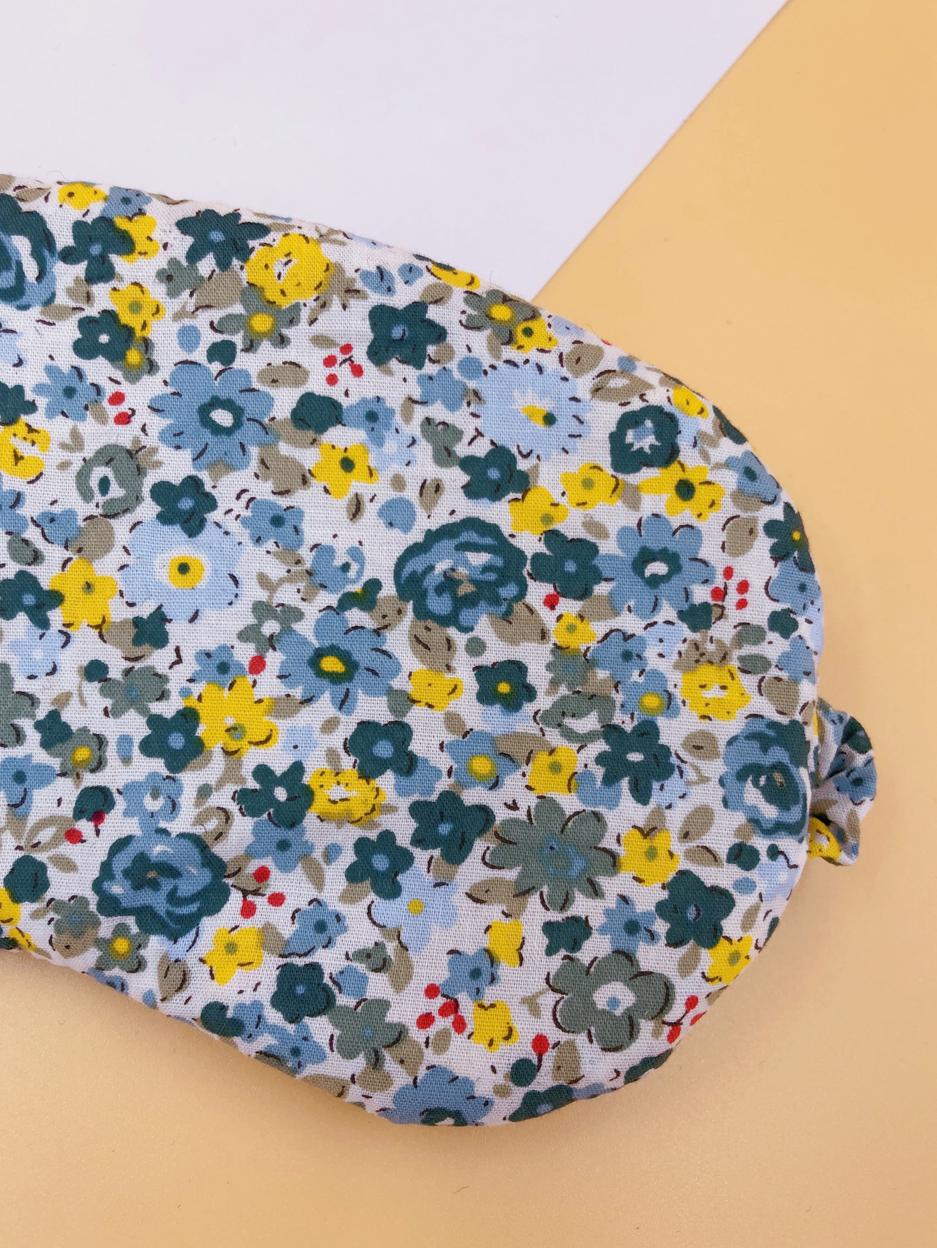 In-stock eye masks: Floral green breathable eye masks, student sleep eye masks, breathable and light-blocking embroidered eye masks, plush eye masks, soft and comfortable, suitable for both men and women. Eye masks available for customization. Factory customization, sample production based on submission, and order production are all acceptable Application Scenario