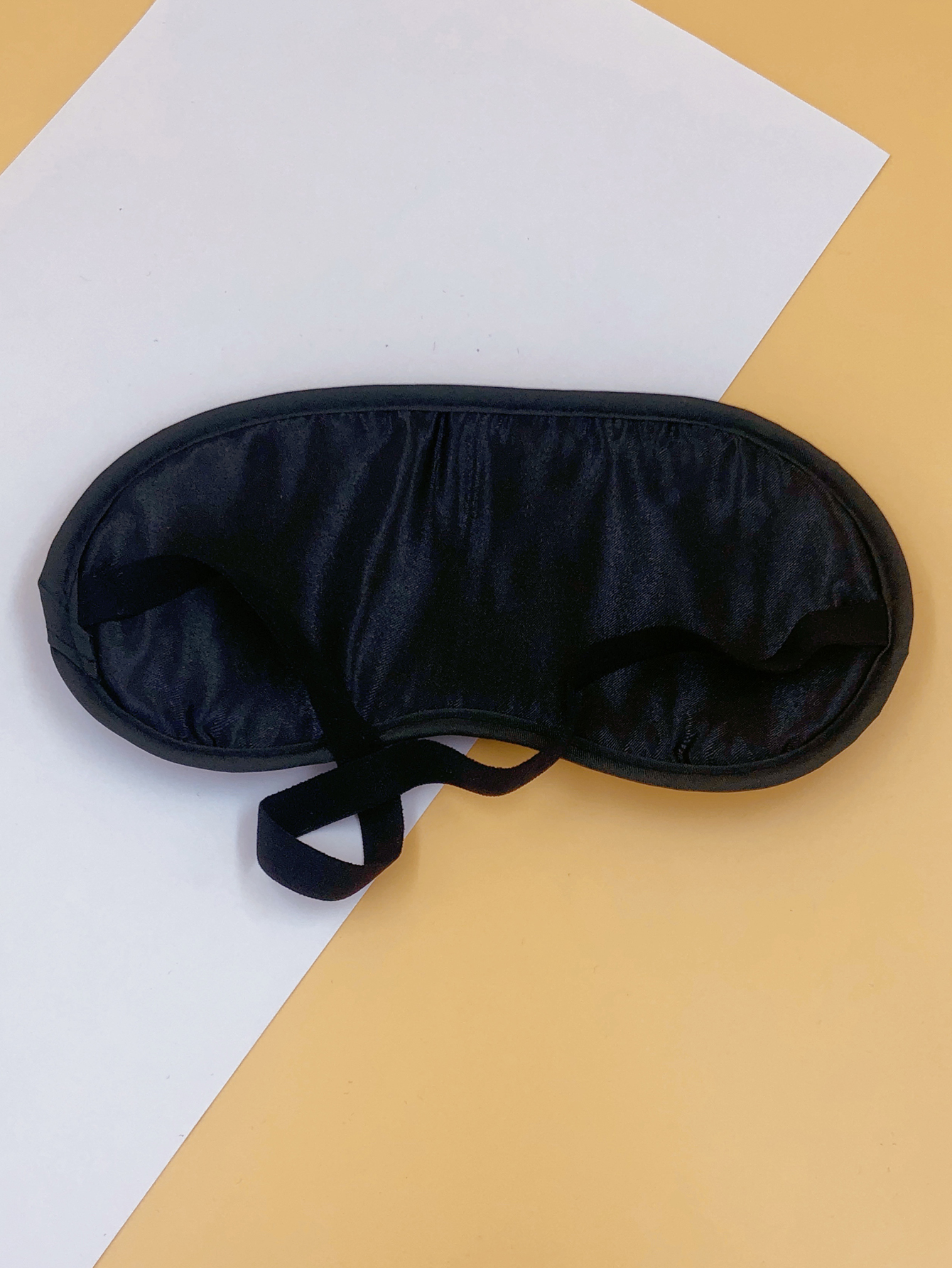 In-stock eye masks: Champagne-colored sequined glitter eye masks, student sleep eye masks, breathable and light-blocking, embroidered eye masks, plush eye masks, soft and comfortable, unisex eye masks. Customizable. Factory customization, sample production based on submission, and order production are all available Application Scenario