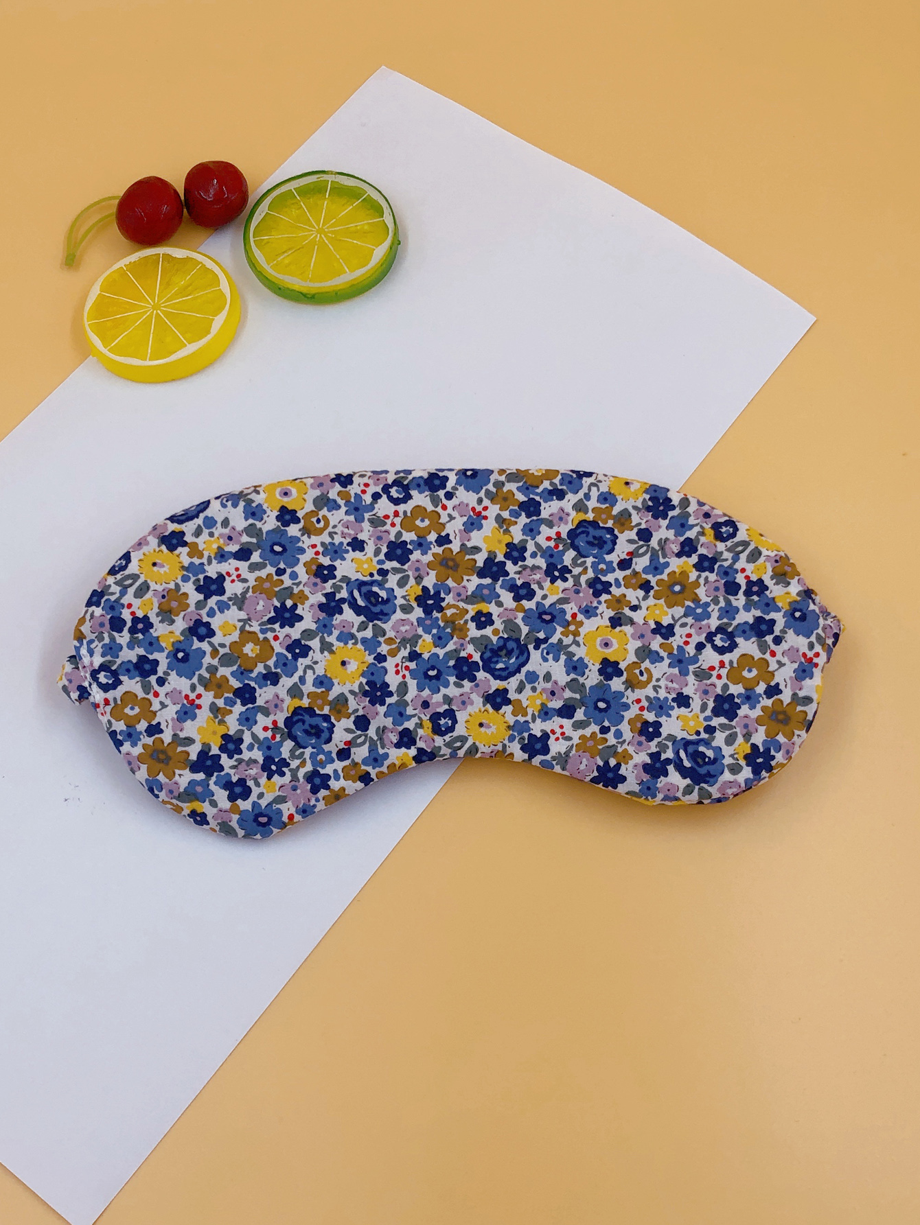 In-stock eye masks, blue floral breathable eye masks, student sleep eye masks, breathable and light-blocking embroidered eye masks, plush eye masks, soft and comfortable, suitable for both men and women, eye masks available for customization. Factory customization, sample production based on submission, and order production are all acceptable Specification image