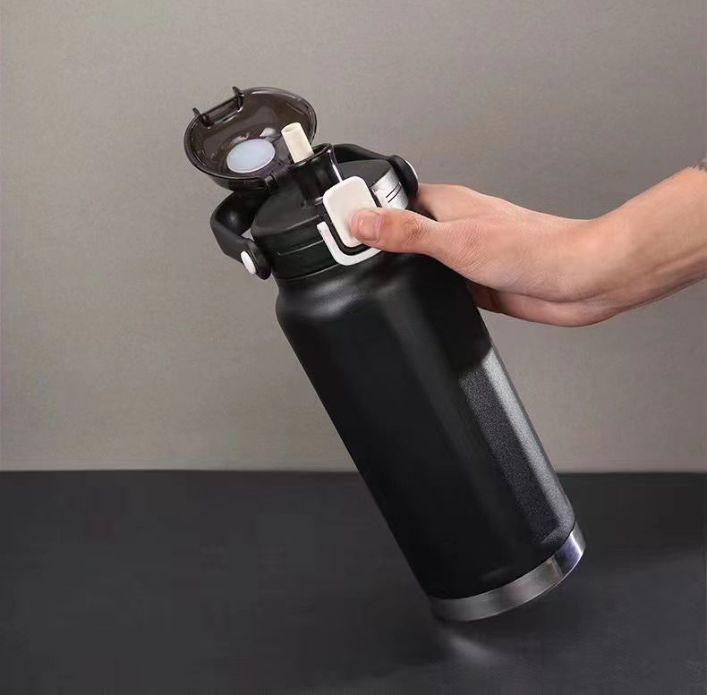 316 Stainless Steel Vacuum Insulated Sports Kettle Portable Water Bottle Car Kettle Application Scenario