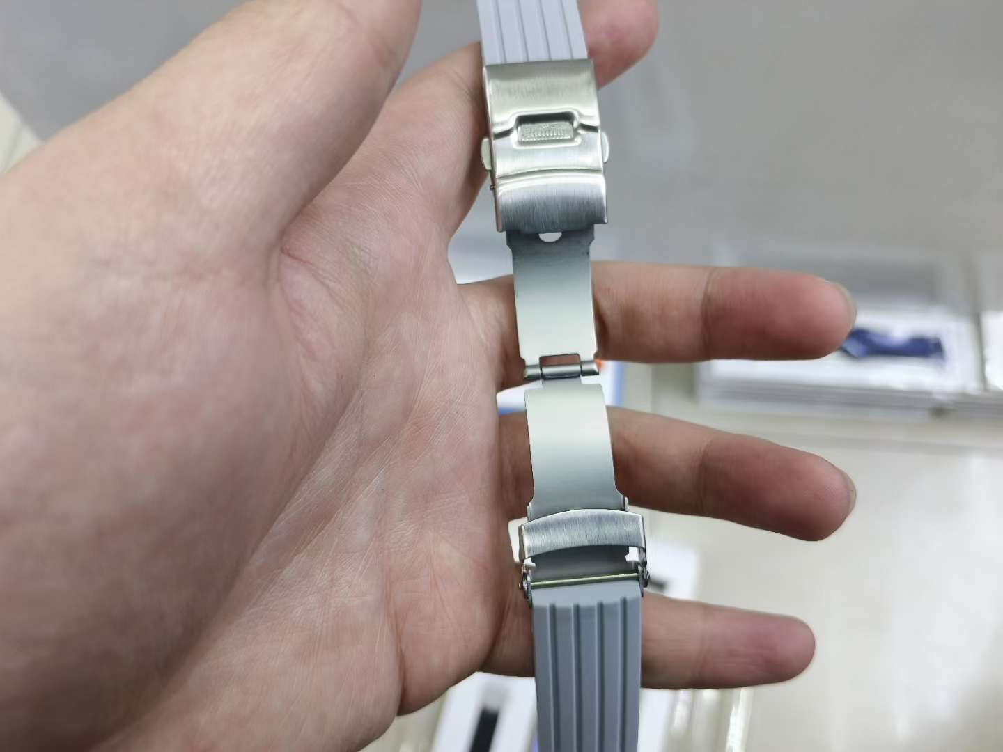 شريط ساعة ساعة مشبك معدني قابل للطي السيليكون detail image 18