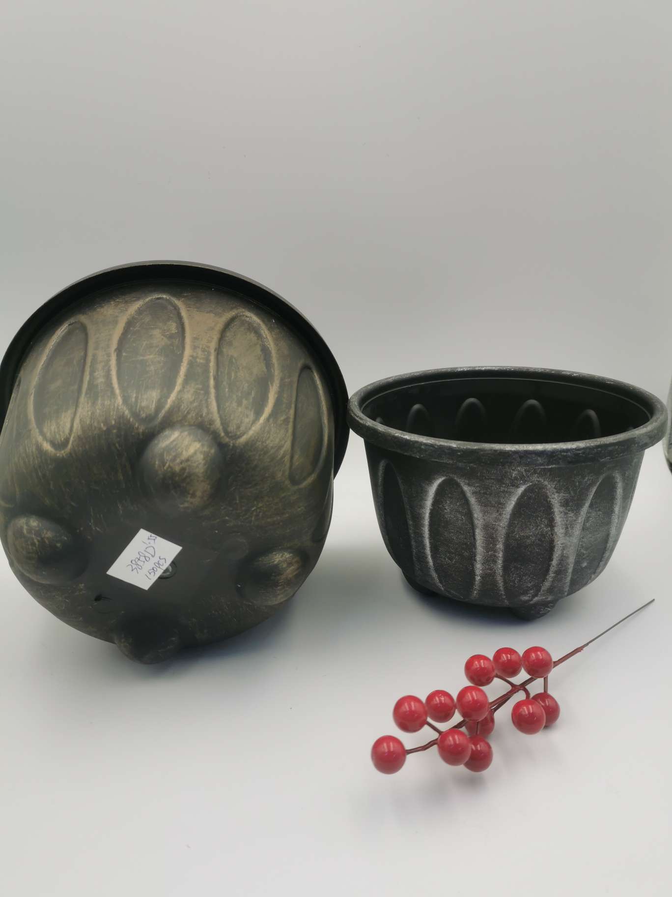 Gold and silver anti-metal flowerpots