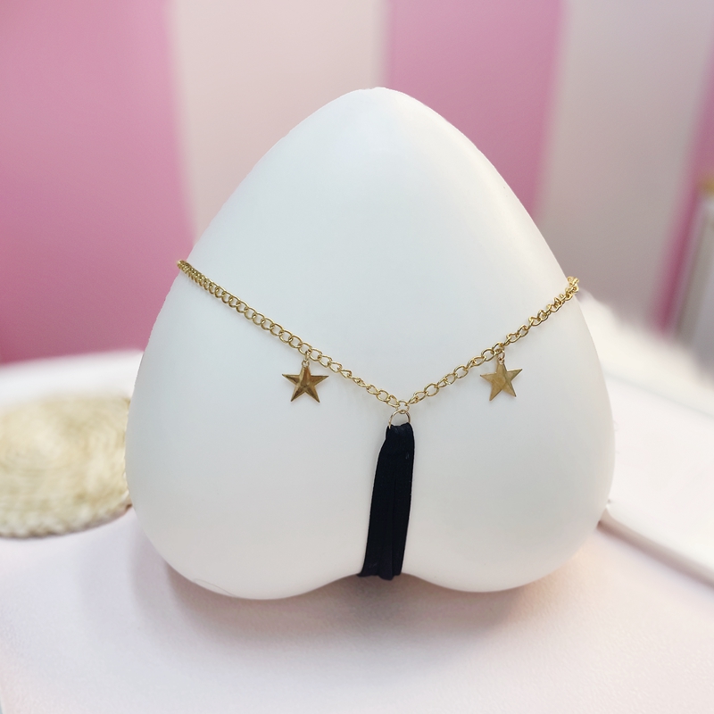 The Mystery of the Magic Box: A thong with a string, a woman with a chain and diamond decoration, a sexy low-waisted sporty T-pants, and a woman with ice silk and no trace Application Scenario