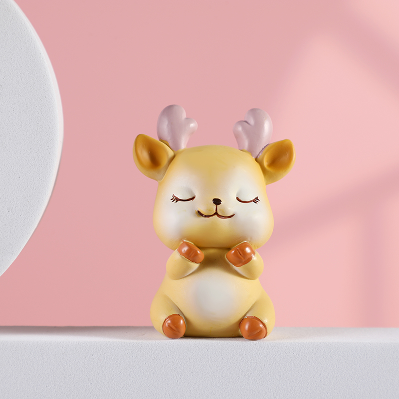Cute deer resin ornaments, car accessories, plush toys, creative decorations, cartoon forest deer desktop ornaments Item Picture