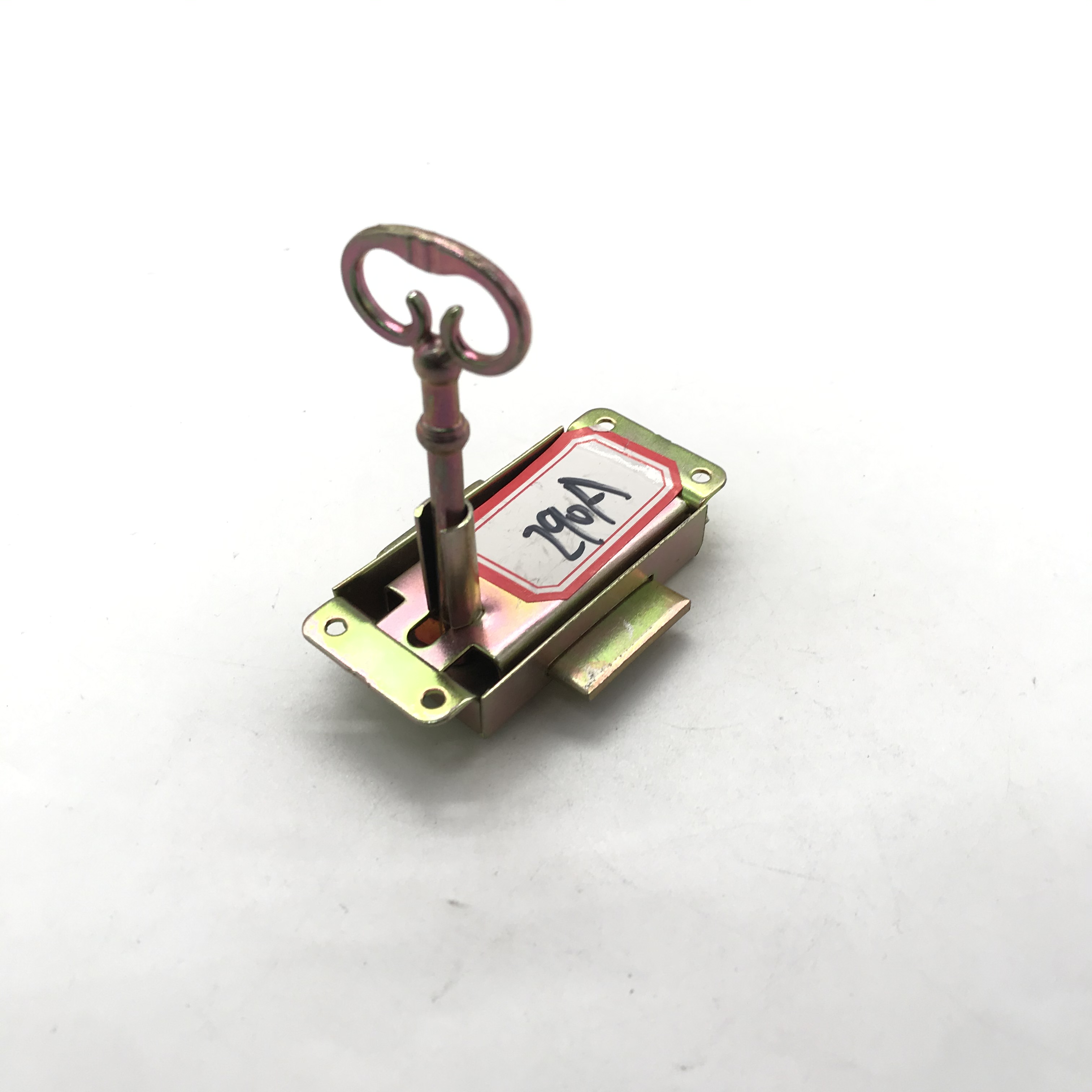Specializing in foreign trade furniture, office desks, Chinese-style cabinets, locks, wardrobes, drawer locks, drawer locks and lock accessories
