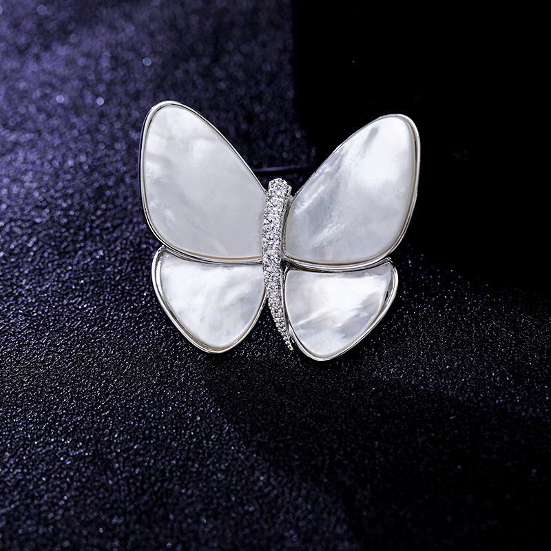 Japanese and Korean fashion natural shell zircon light luxury brooches, women's corsages, cute butterfly brooches, personalized anti-exposure brooches Item Picture