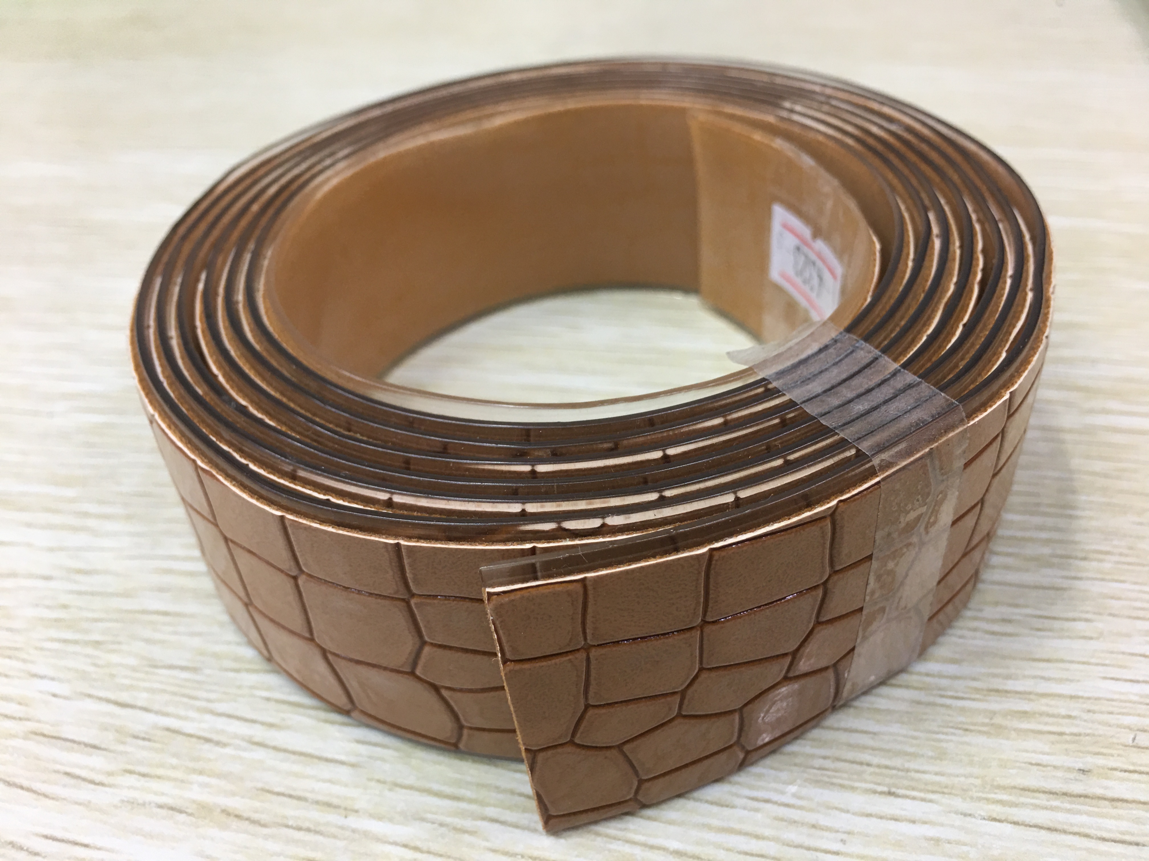 厂家批量优惠供应高档PVC鞋面材料、透明外贴皮革塑胶鞋材#鞋包pvc中插条