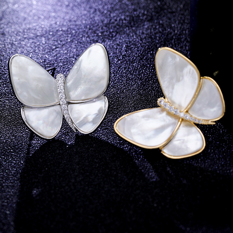 Japanese and Korean fashion natural shell zircon light luxury brooches, women's corsages, cute butterfly brooches, personalized anti-exposure brooches