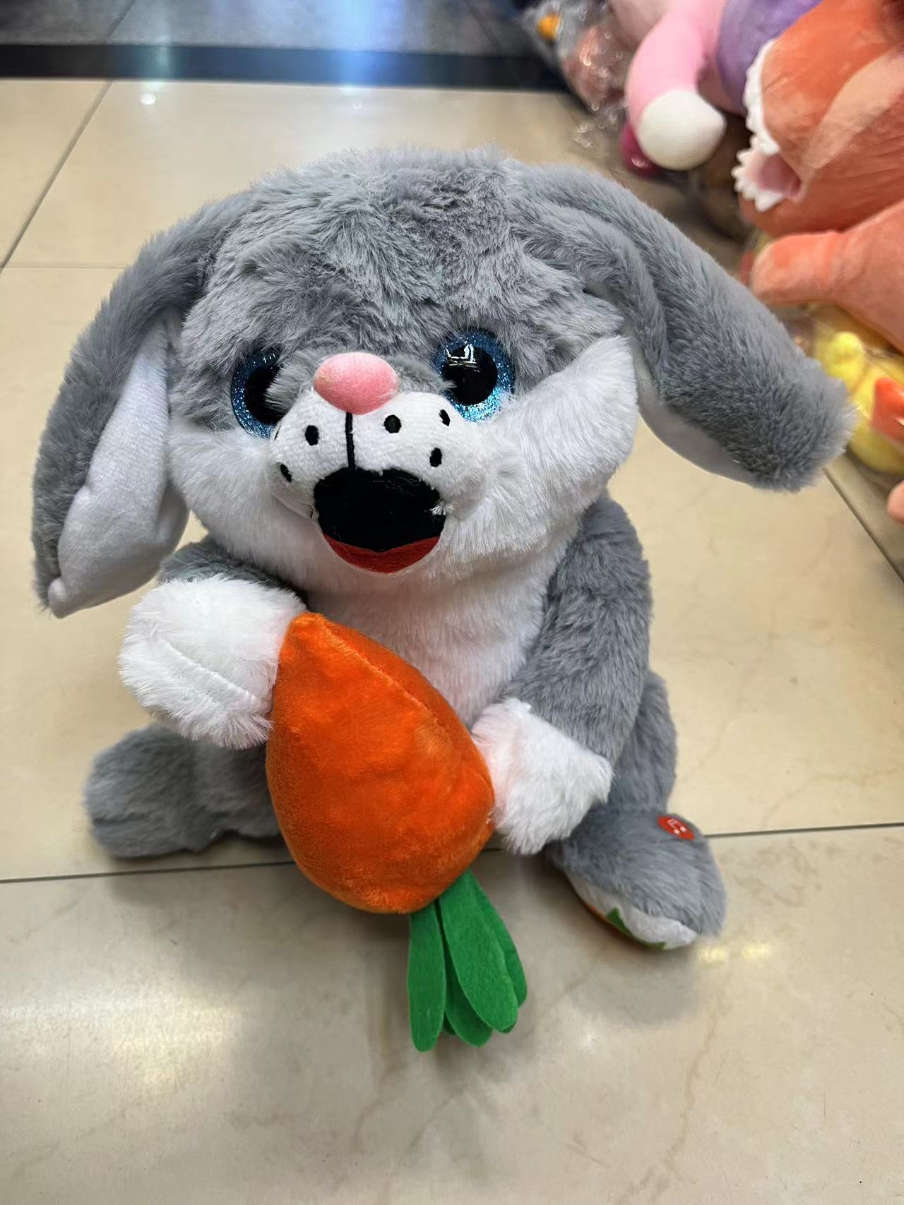 Factory wholesale carrot and rabbit plush toys for girls. Cute cartoon toys and doll ornaments can be customized
