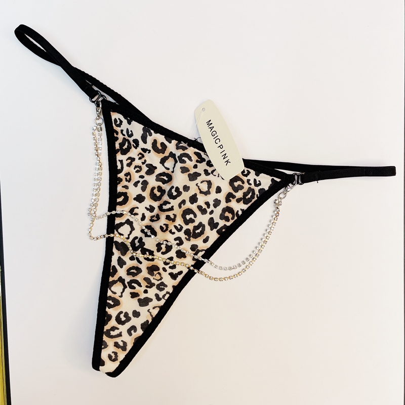 The Mystery of the Magic Box skinny thong, a low-waist European and American T-shirt with a sporty, seamless and sexy look. Leopard print Seductive, breathable, pure cotton crotch Item Picture