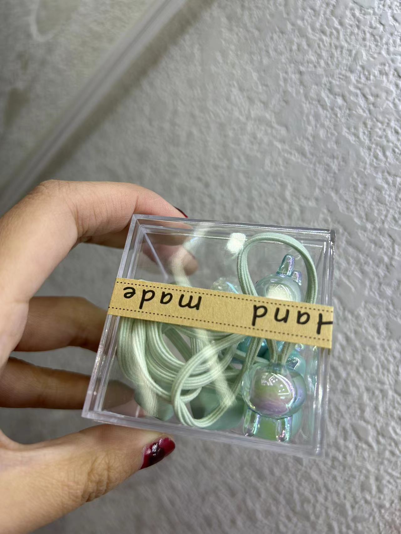 A box of high-quality children's hair ties with high appearance standards, 2023 new style women's high ponytail hair band headwear Specification image