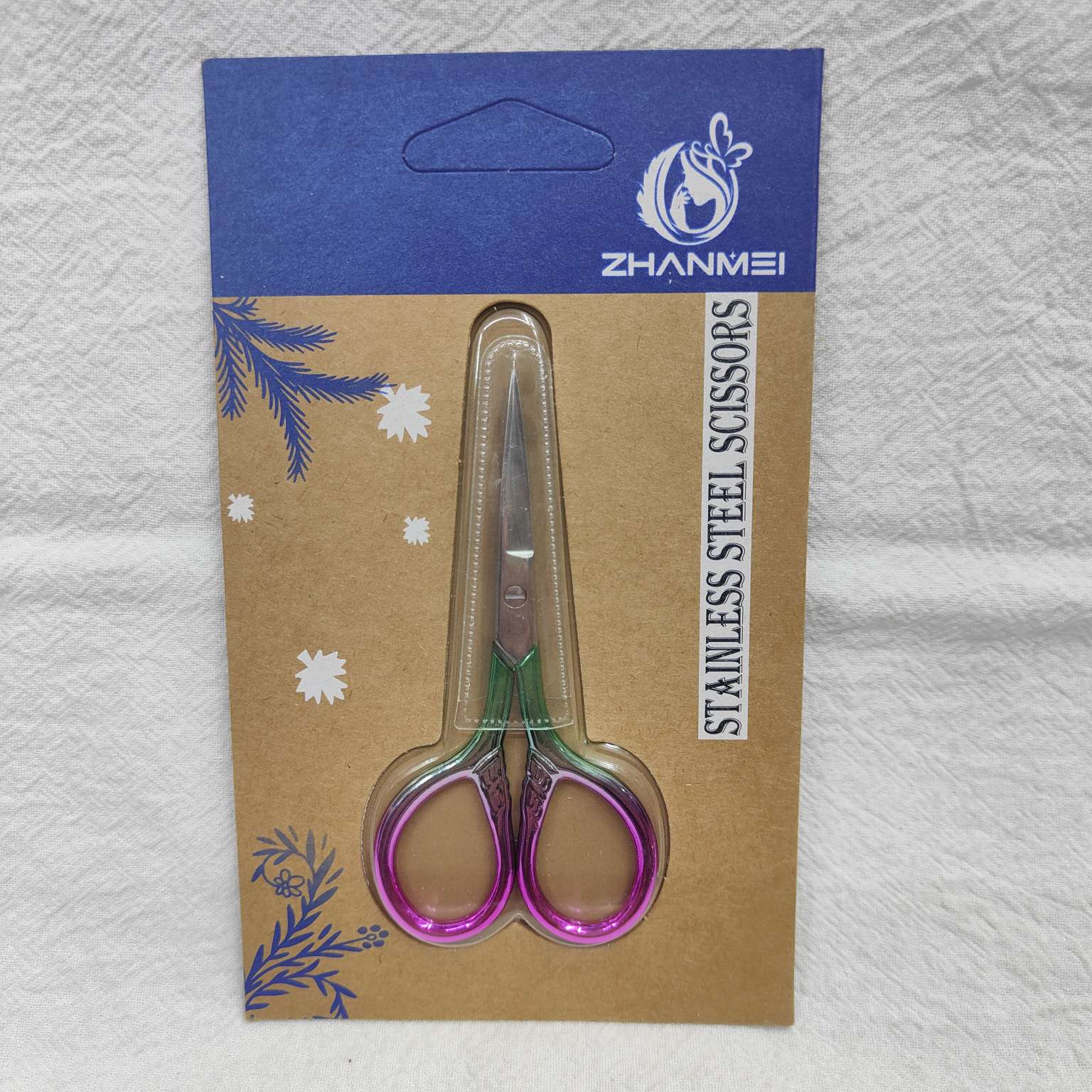 美容工具/剪刀/眉毛剪白底实物图