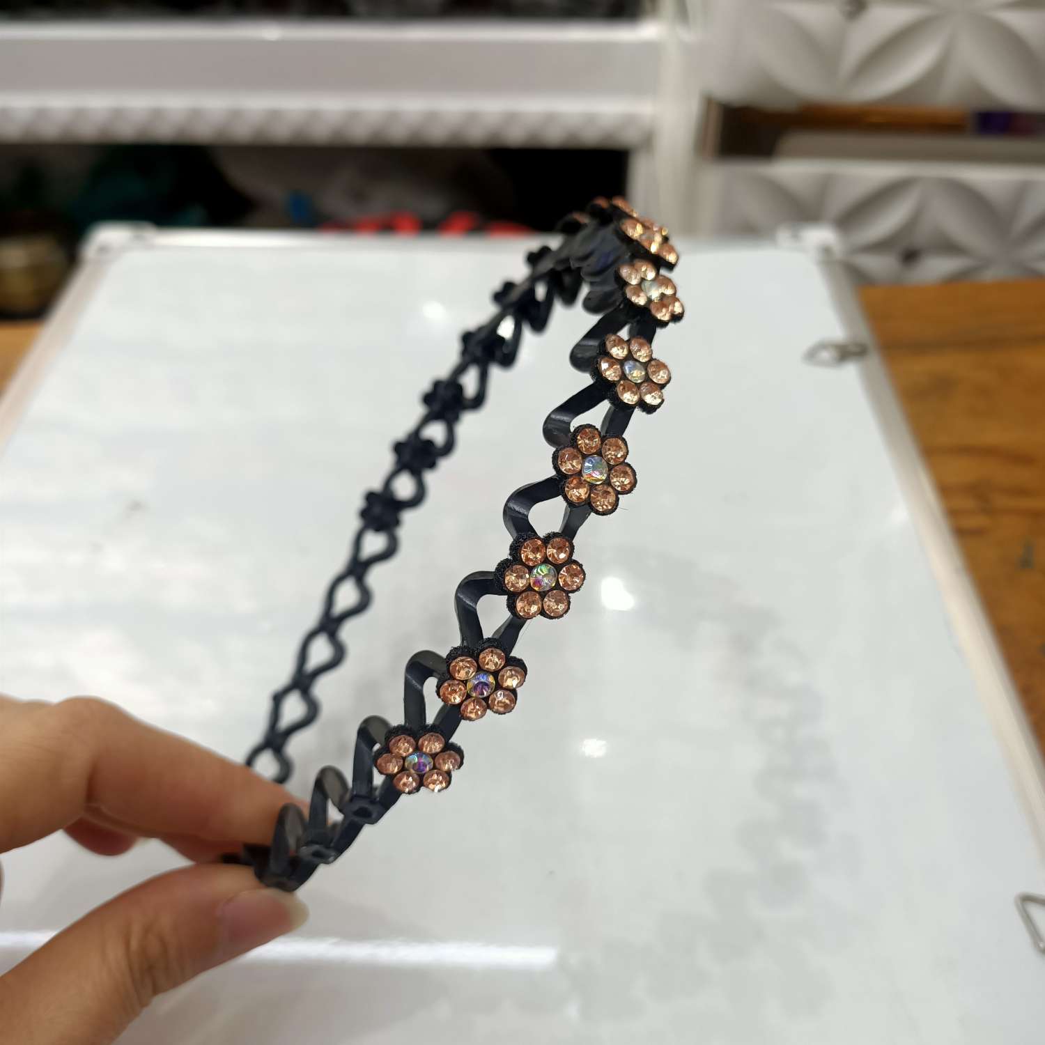 头扣/塑料头扣/大气塑料头扣白底实物图