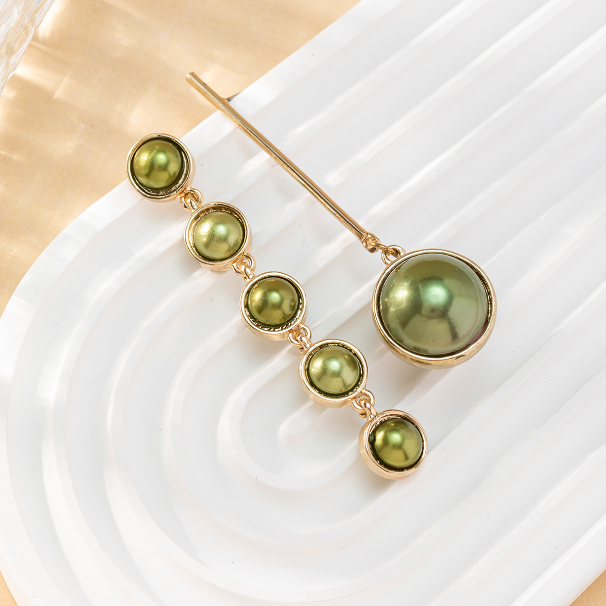 New long tassel earrings, European and American style alloy diamond-encrusted earrings Application Scenario