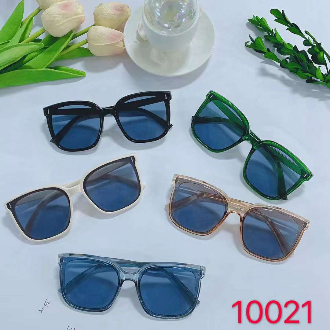 The latest trendy sunglasses details Picture