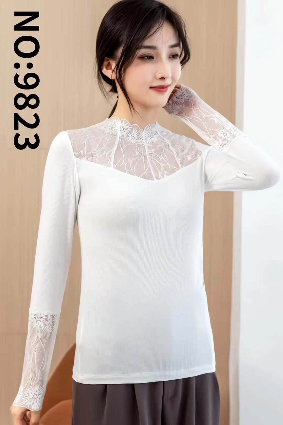 9823# 蕾丝螺纹棉打底衫 舒适蕾丝领设计、性感而不失优雅、怎么选都不会错详情图6