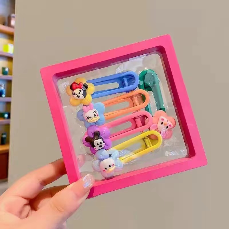 A new Korean children's cute candy bean hair clip cartoon clip parent-child set for girls, featuring a hollowed-out hair clip headpiece details Picture