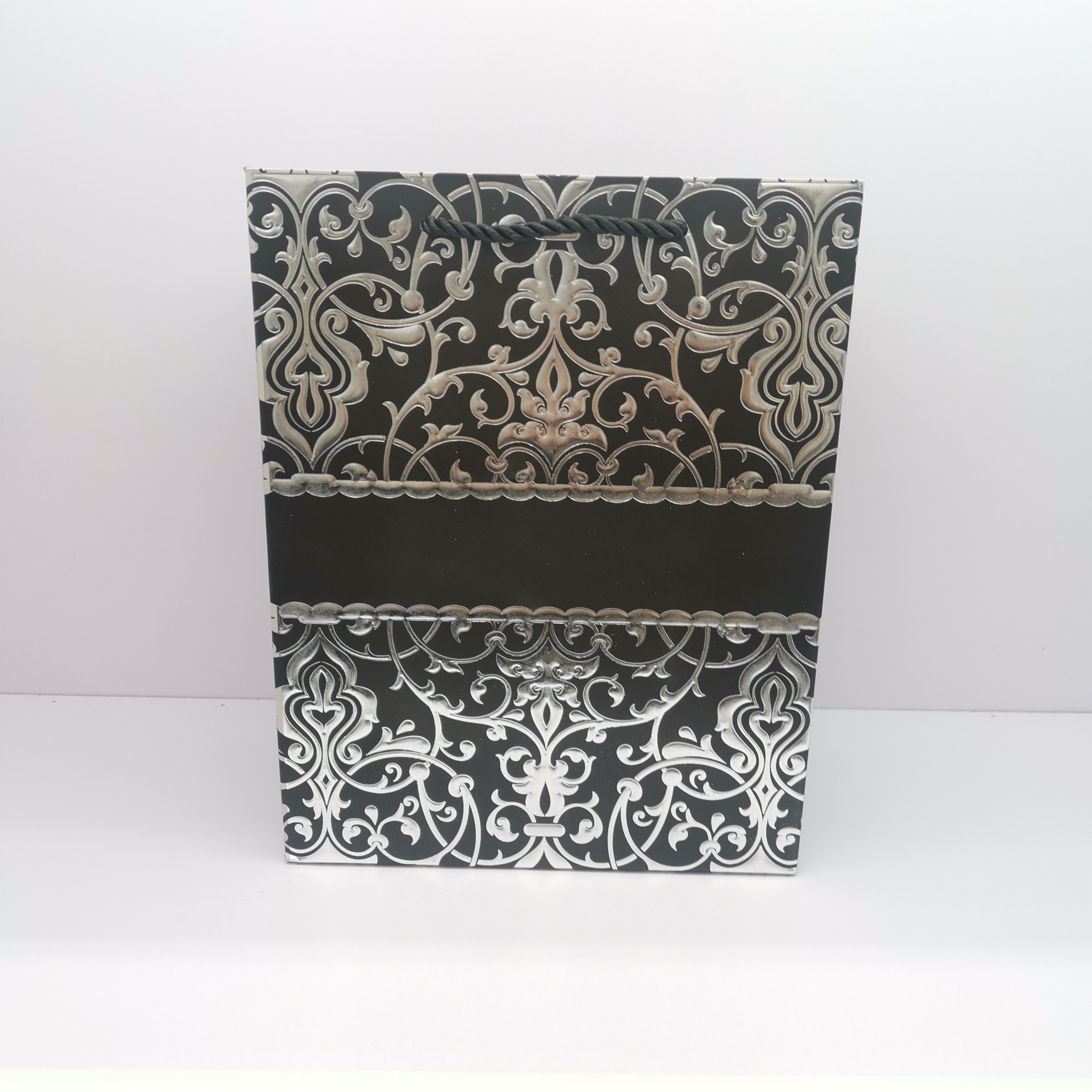 Gift bags, paper bags, handbags, white card paper bags, daily style, embossed silver embossed, in stock Specification image