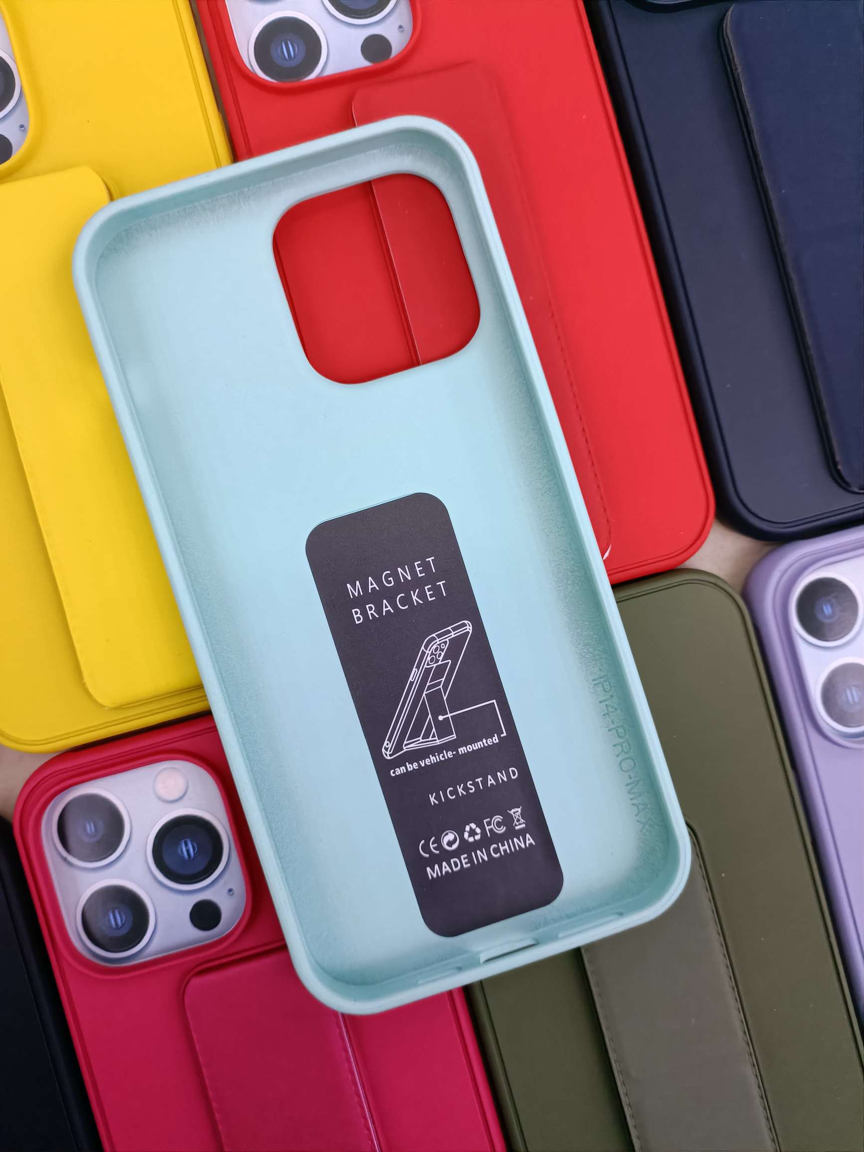 Color-matched folding stand two-in-one shell detail image 2