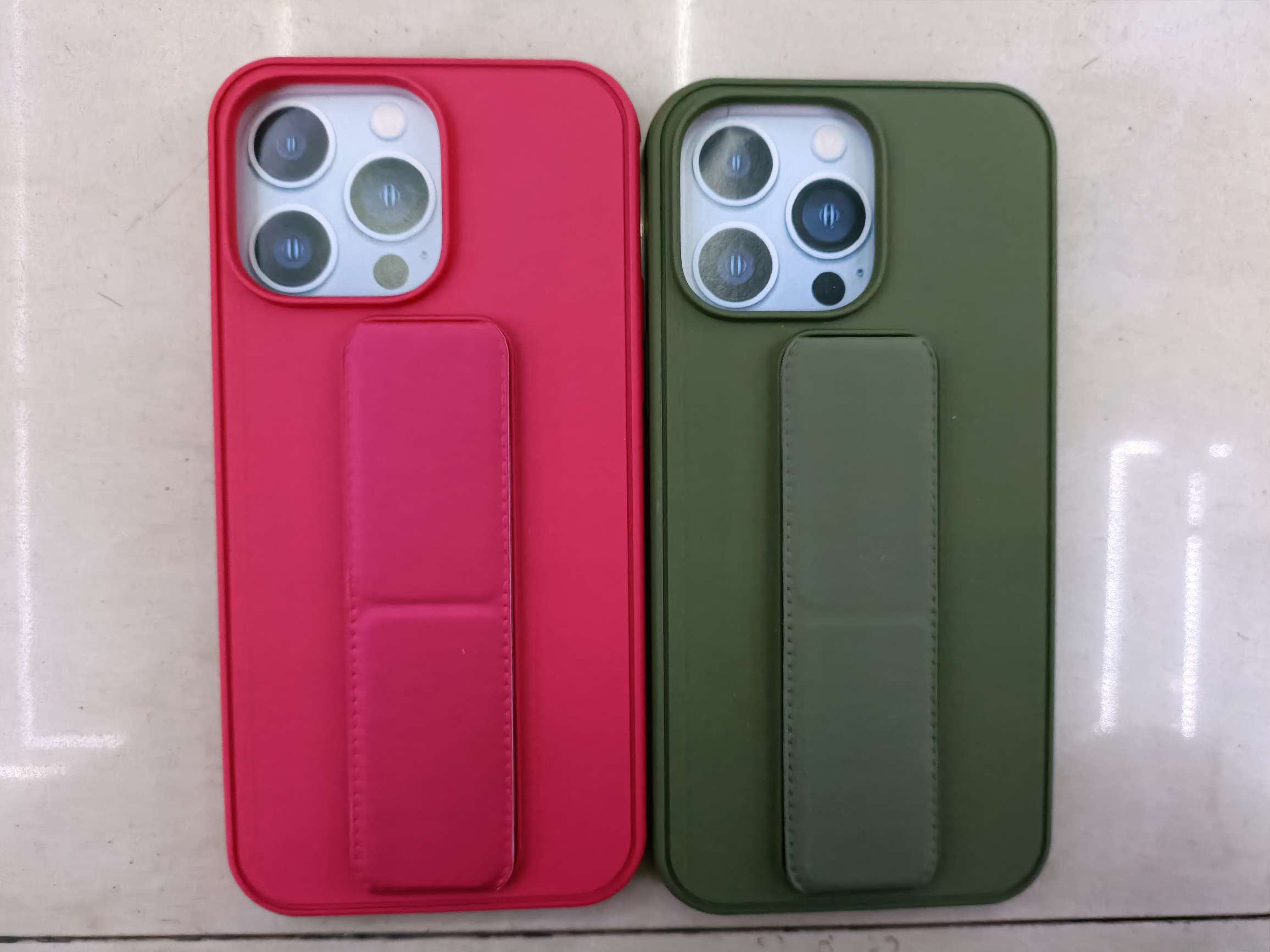 Color-matched folding stand two-in-one shell detail image 8